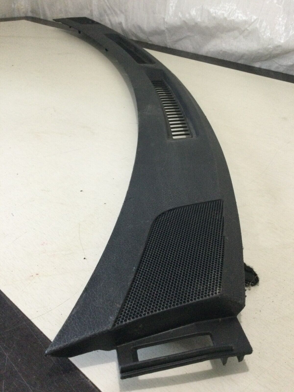 2020 Nissan Rogue Dashboard Defroster Vent Grille Trim OEM 68310-4BA0A