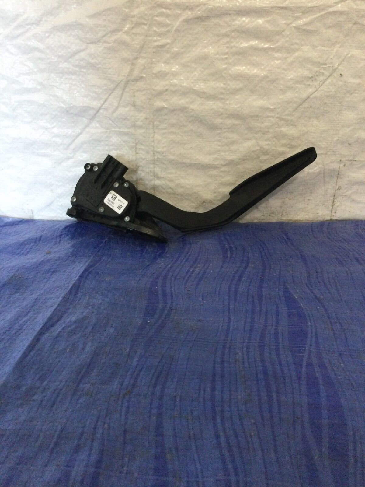 2007 Cadillac Escalade Accelerator Gas Pedal OEM 15847349