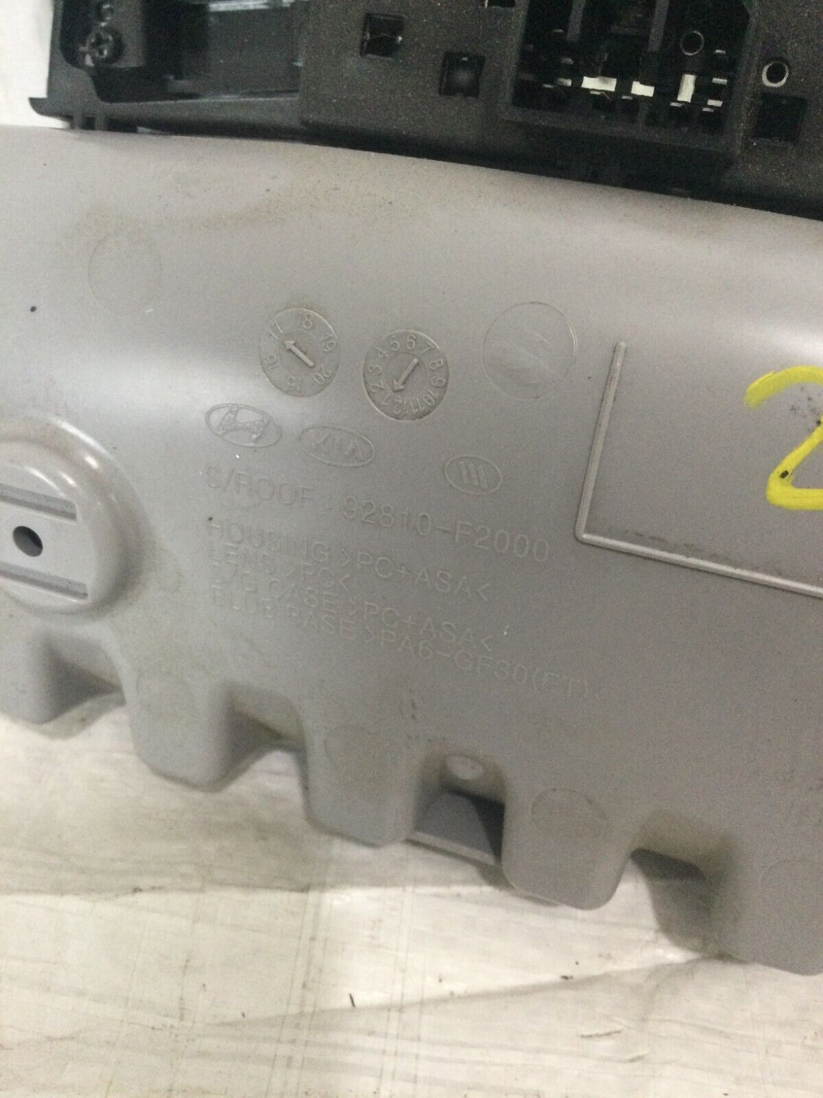 2017 Hyundai Elantra  Sedan Front Overhead Console 92810F2050TTX OEM