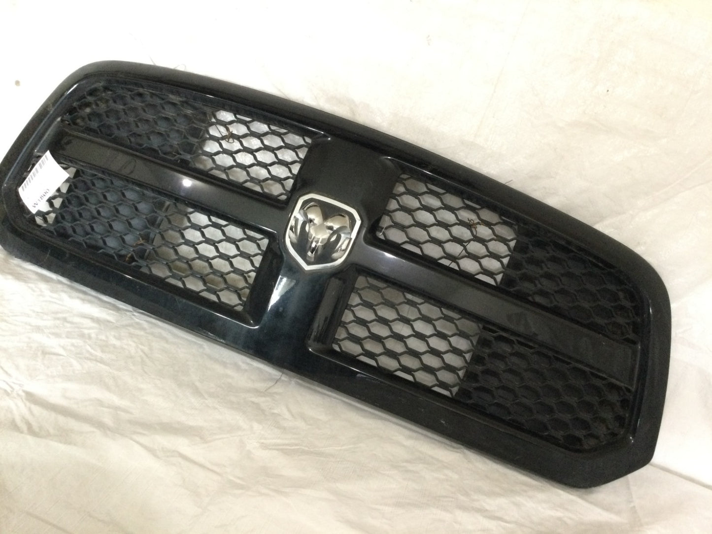 2017 Dodge Ram 1500 Sport Front Grille OEM 13DSAC0031 HAS LITTLE SCUFFS