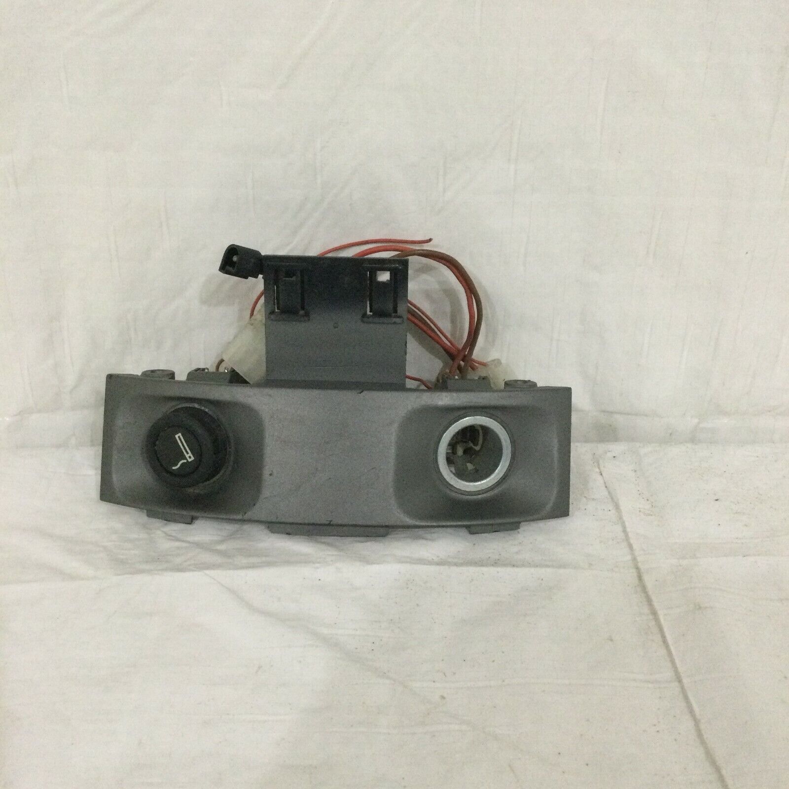 2006-2008 BMW 750LI E66 Center Console Lighter Assembly OEM
