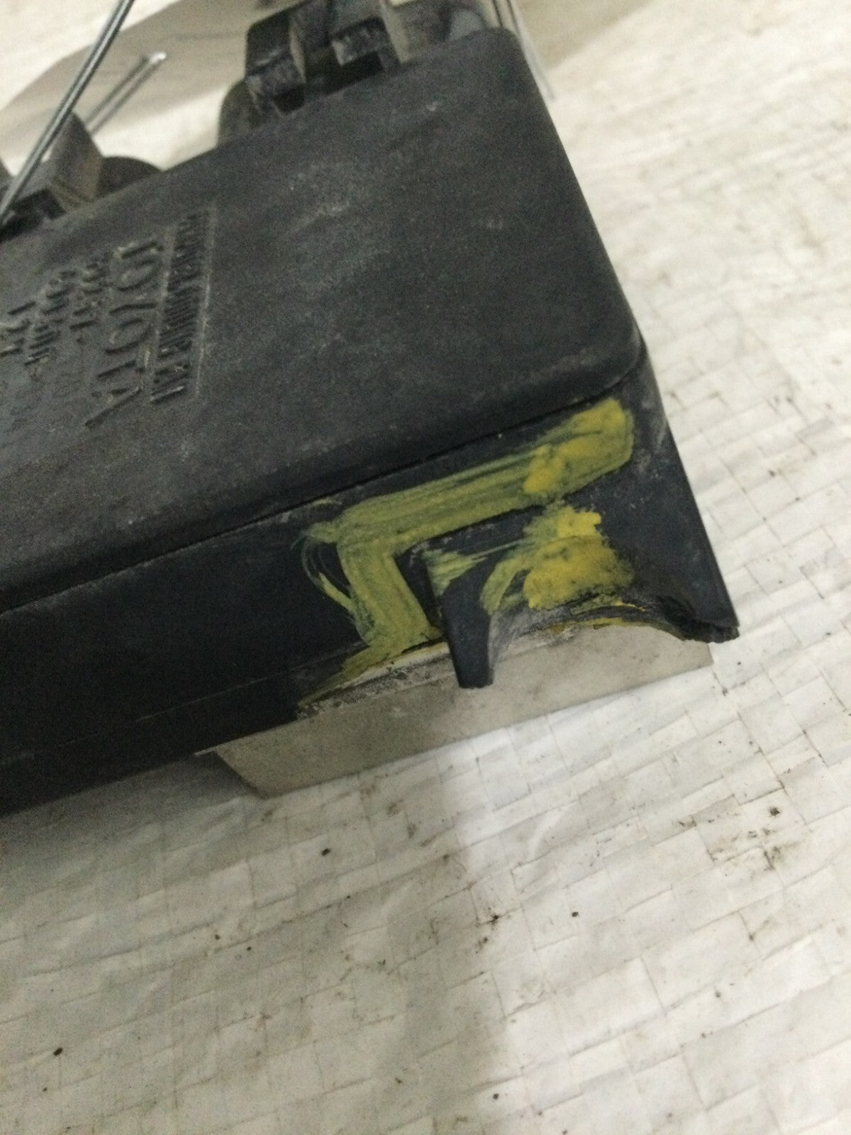 2017 Toyota Corolla Cooling Fan Control Module OEM 89257-12010 MARKED DAMAGE