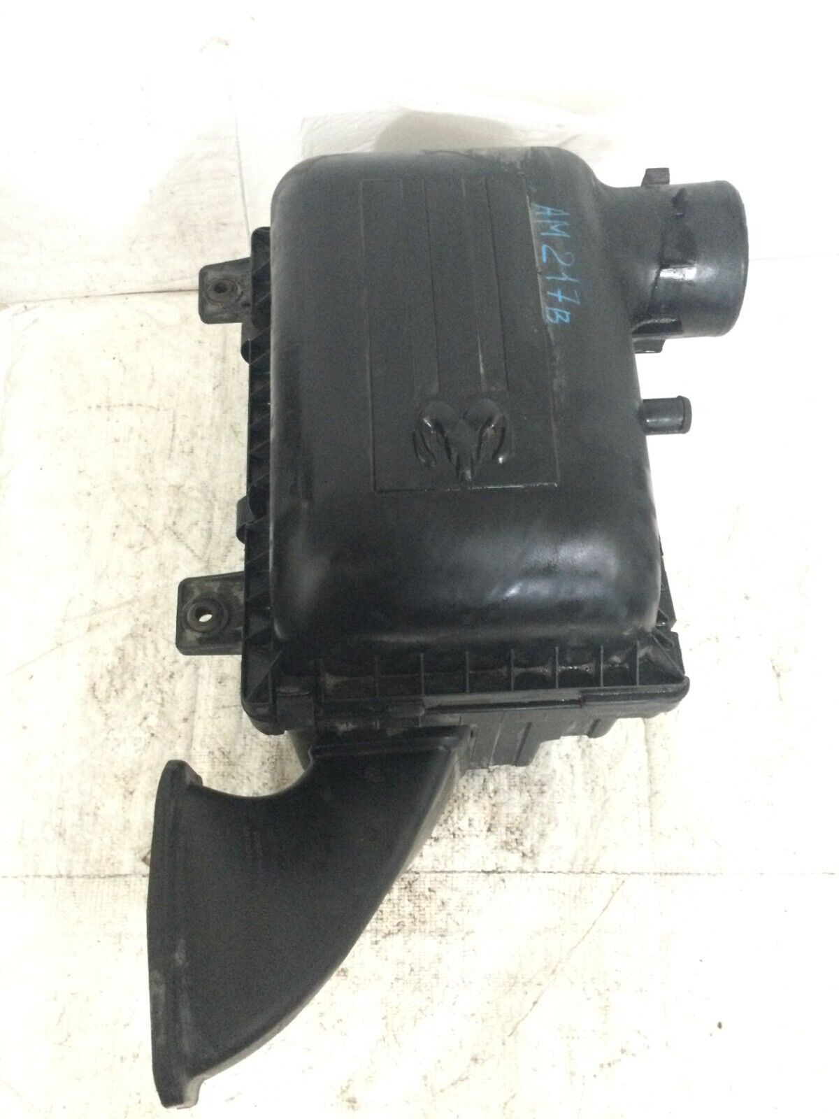 2017 Ram 1500 Air Cleaner Filter Box Assembly OEM 5.7L
