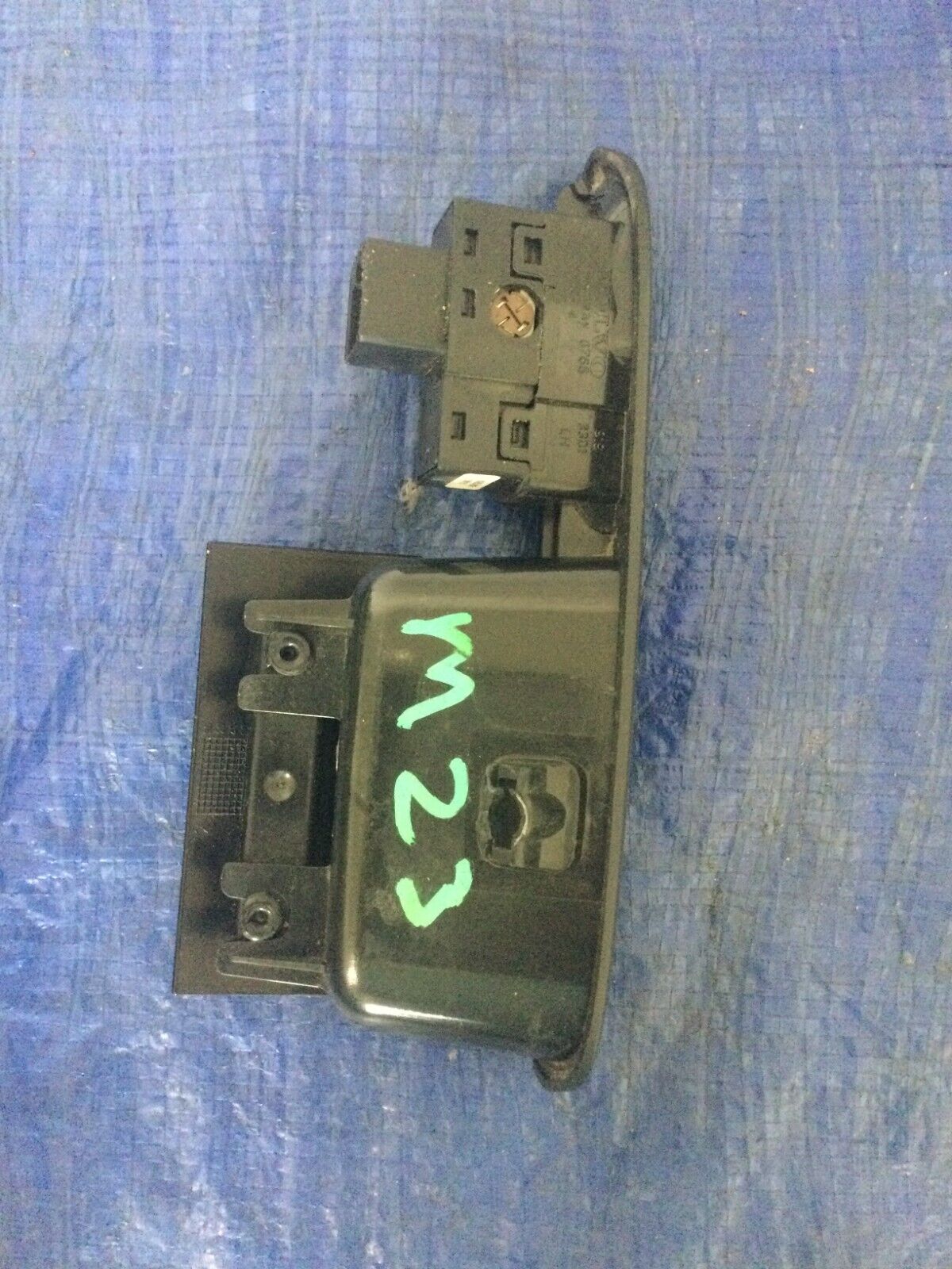 2004-2008 Volvo S60 Rear Left Driver Door Window Control Switch 30658696 OEM