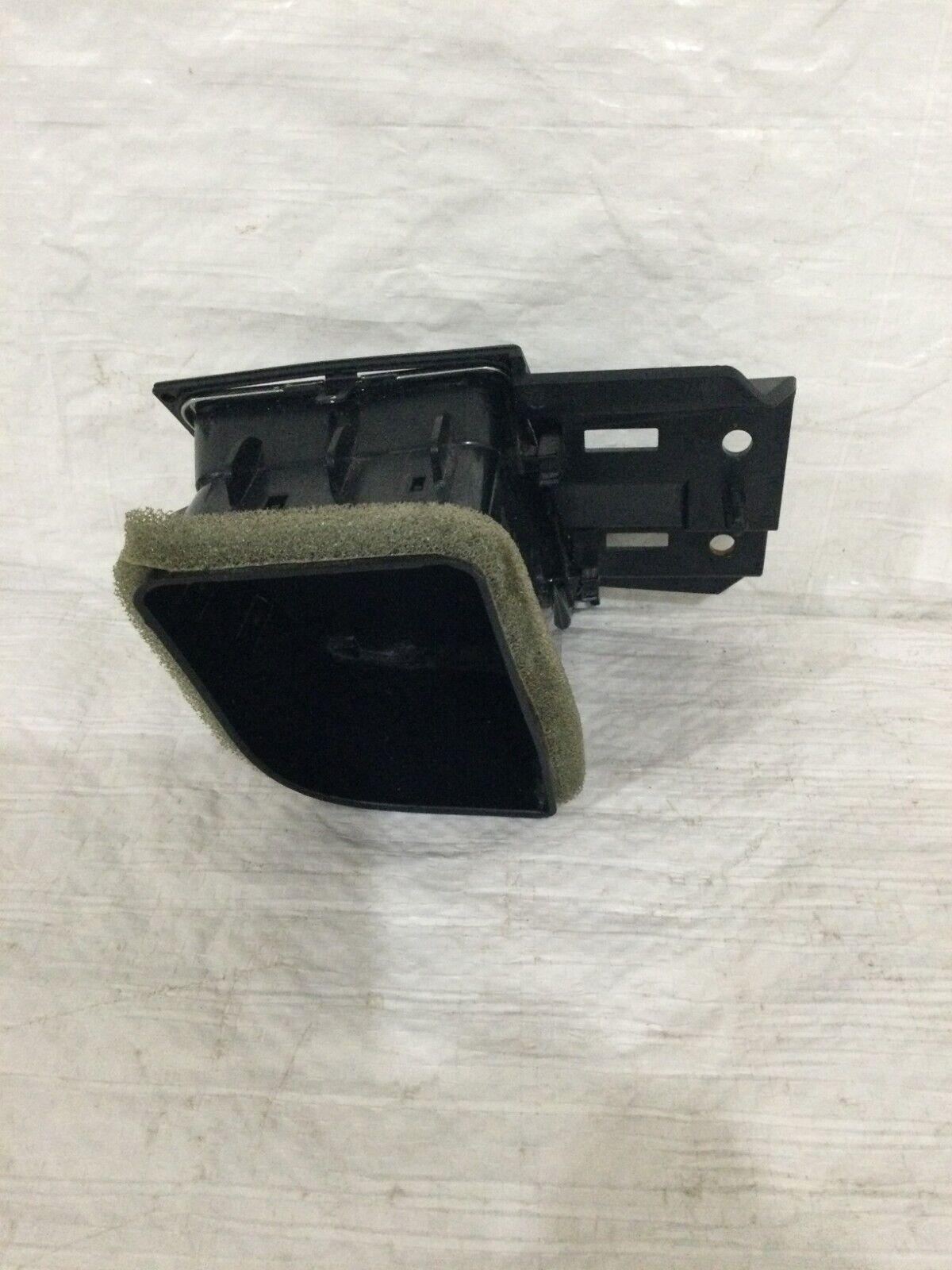 2019 Ford Taurus Right Passenger Dash Air Vent OEM RH