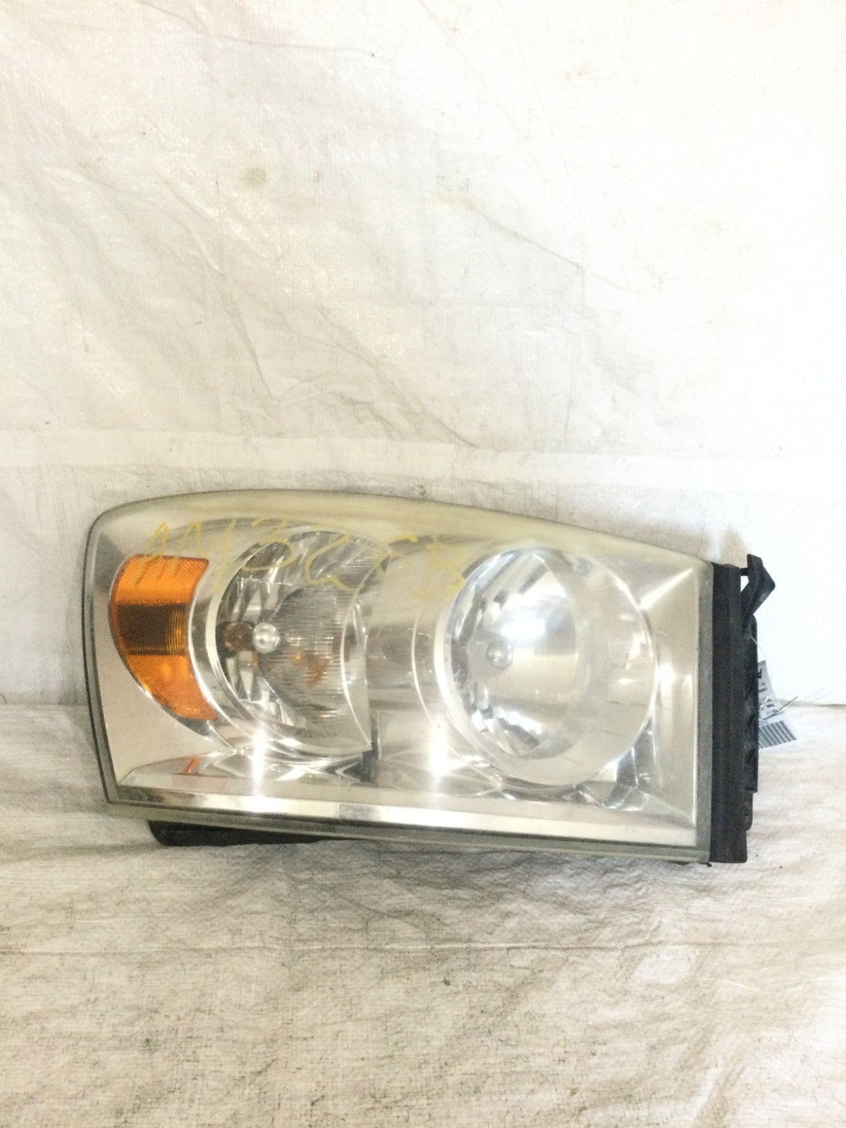 2007 Dodge Ram 1500 Passenger Right Side Headlight Assembly OEM