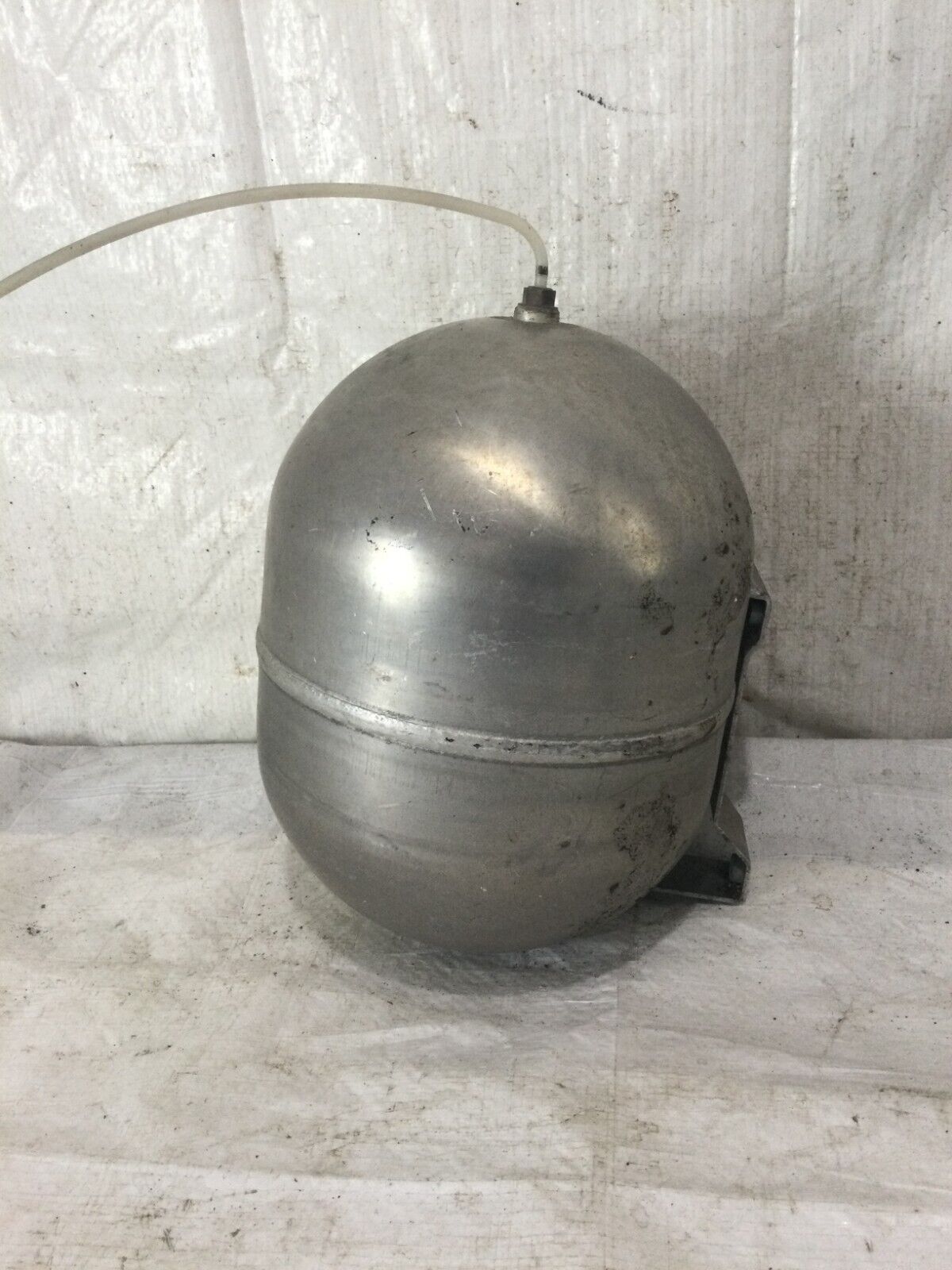 2004 Mercedes Benz S-Class S430 W220 Air Suspension Tank Reservoir A2203200215