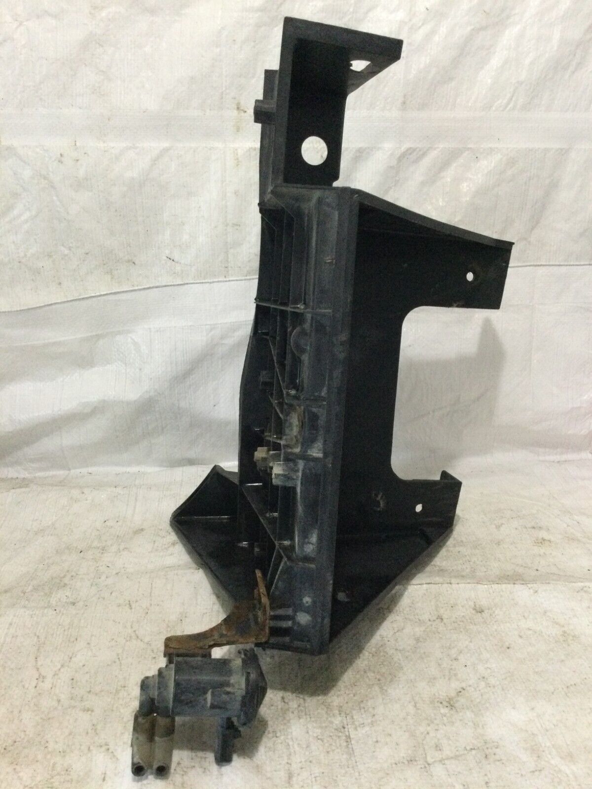 2005 Dodge Ram 1500 2500 3500 Battery Tray Holder OEM 55275831AA