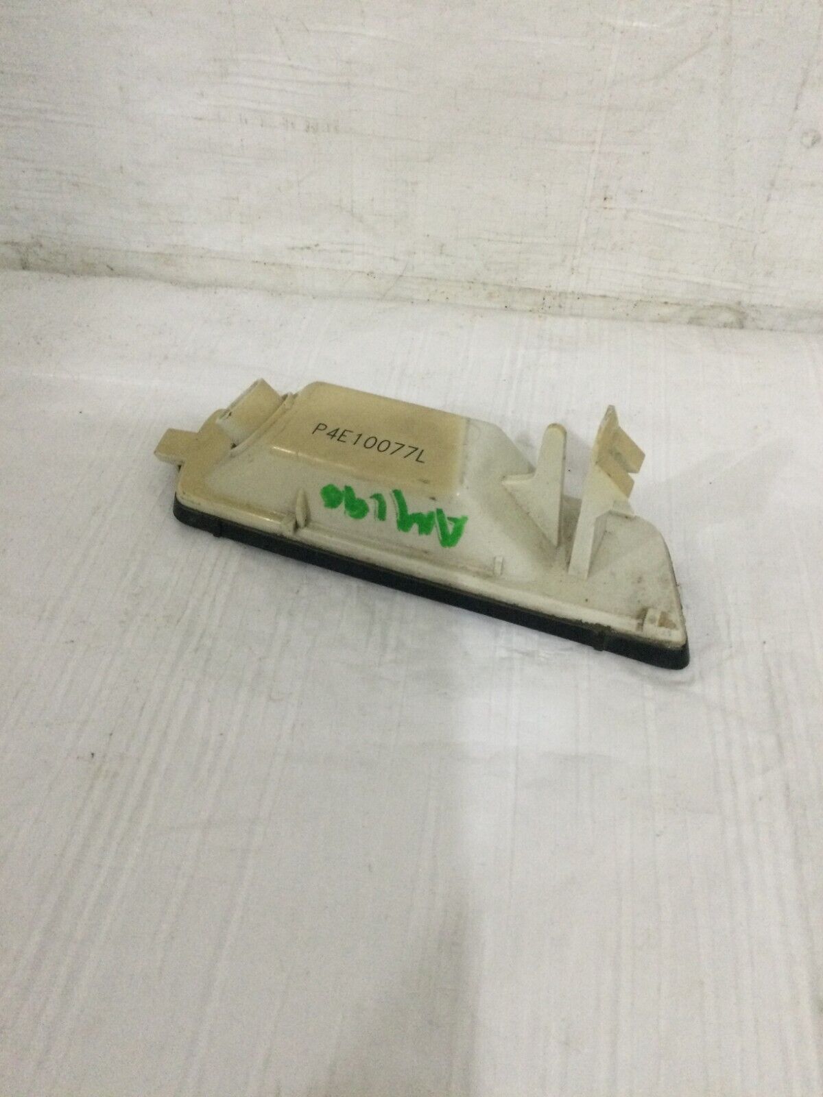 2006 Volkswagen Jetta Marker Lamp Lens OEM