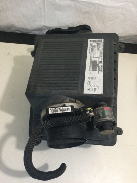 2005 Chevrolet Silverado 1500 Air Filter Box OEM ( DAMAGE MARKED )