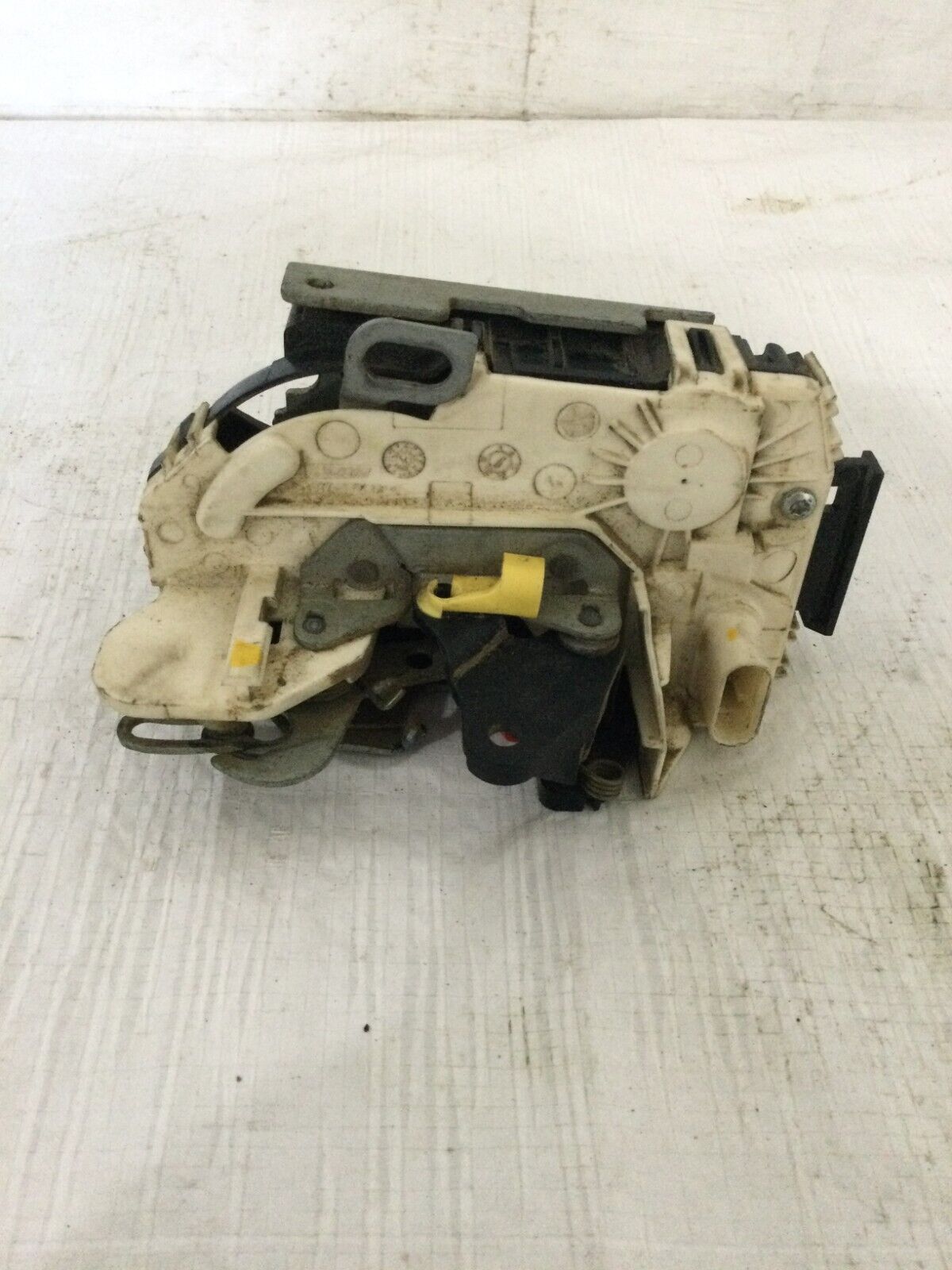 2018 Dodge RAM 3500 Right Rear Passenger Door Lock Actuator P04589650AD OEM