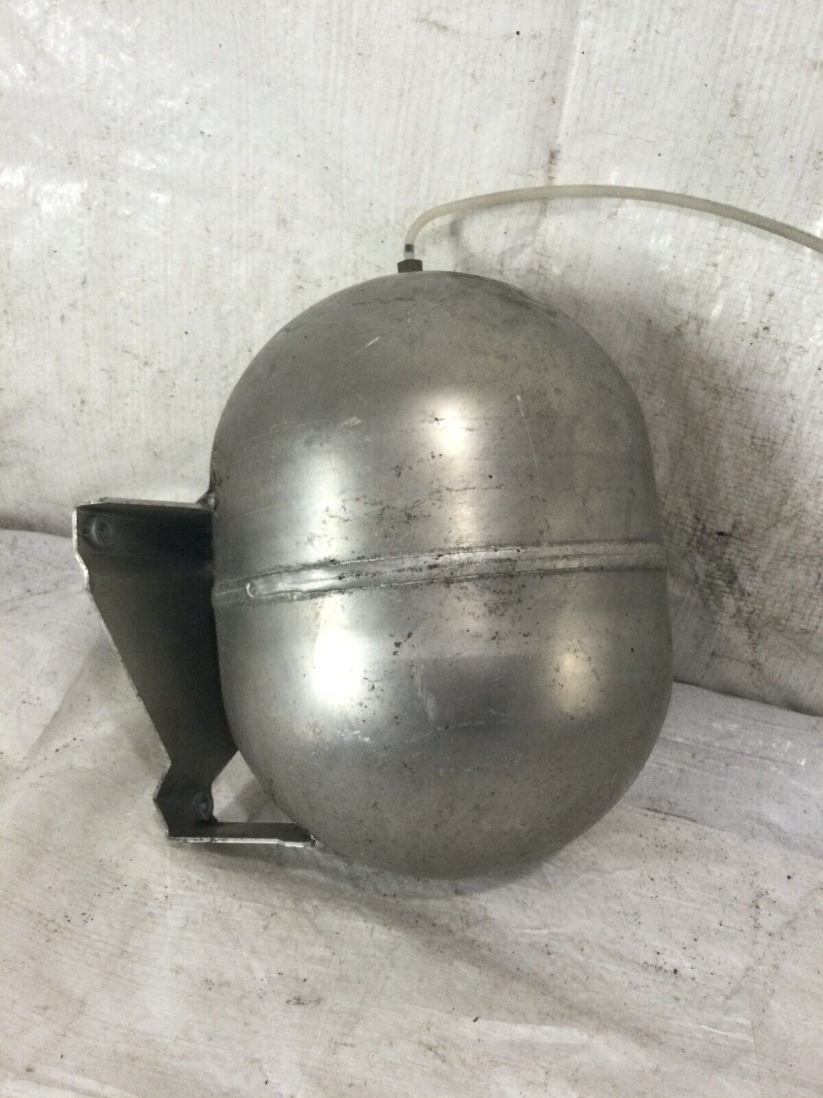 2004 Mercedes Benz S-Class S430 W220 Air Suspension Tank Reservoir A2203200215