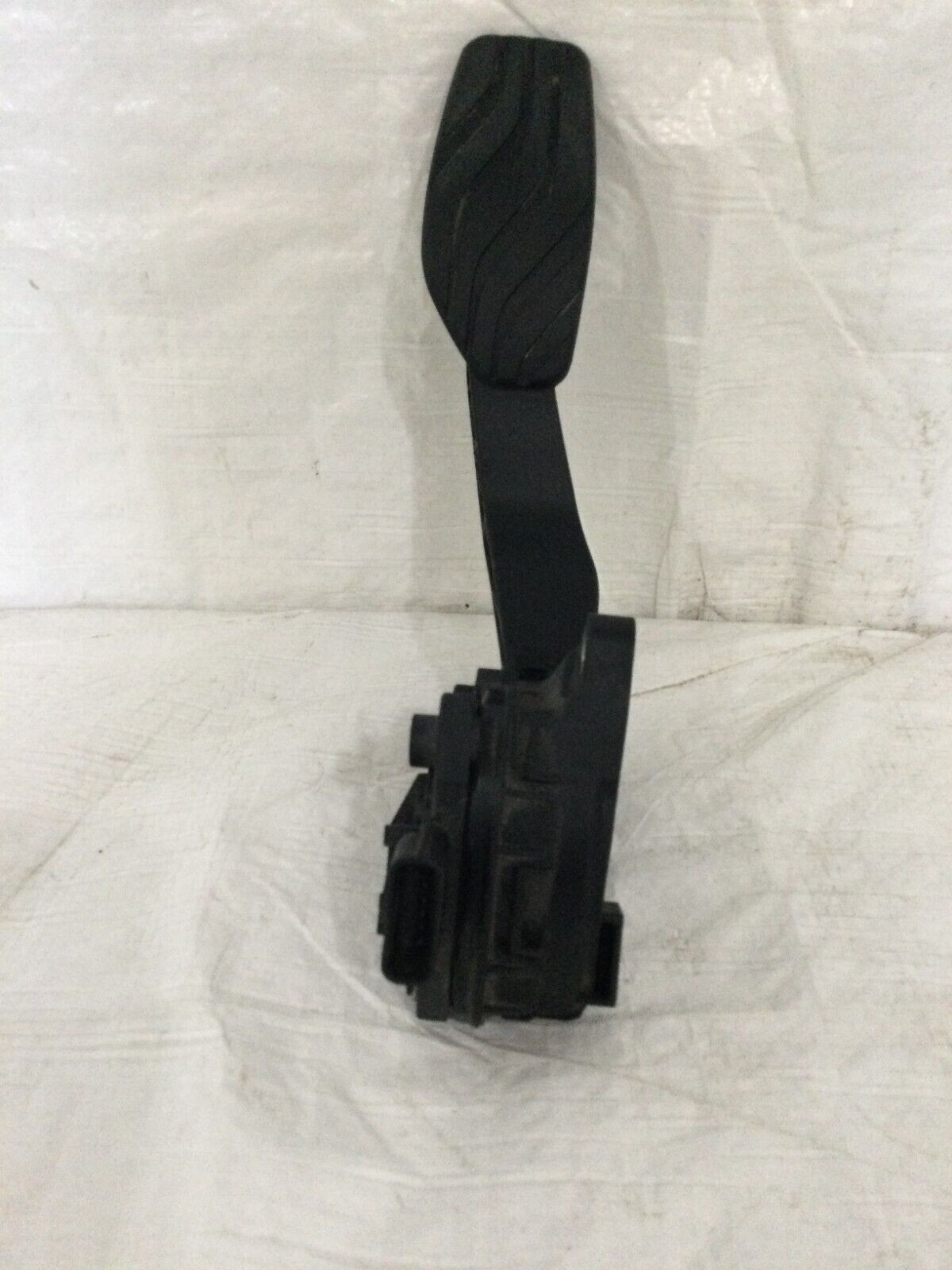 2018-2020 Nissan Rogue Accelerator Gas Pedal 180024BA0A OEM