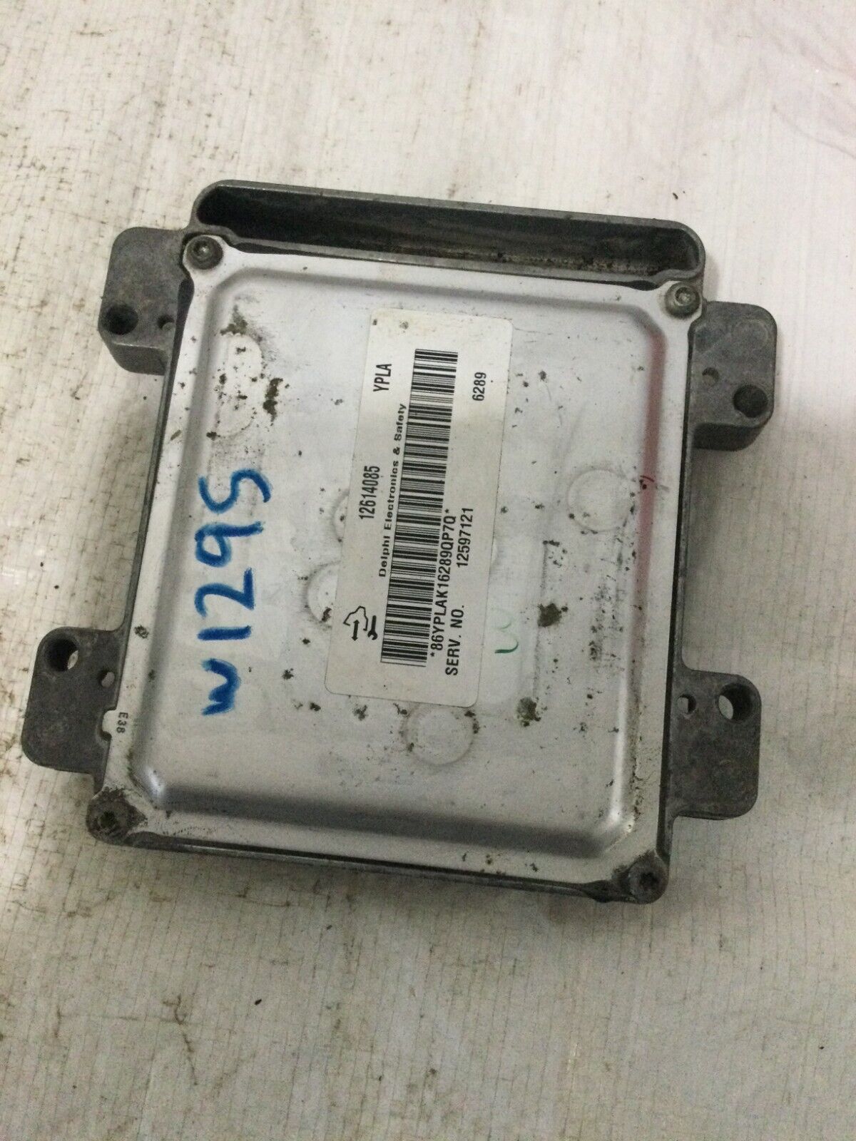 2007 GMC Sierra 1500   Engine motor Control Module  OEM 12614085