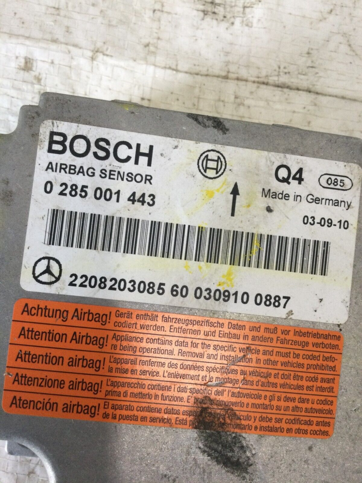 2004 Mercedes Benz S430 SRS Sensor Module OEM 028500143