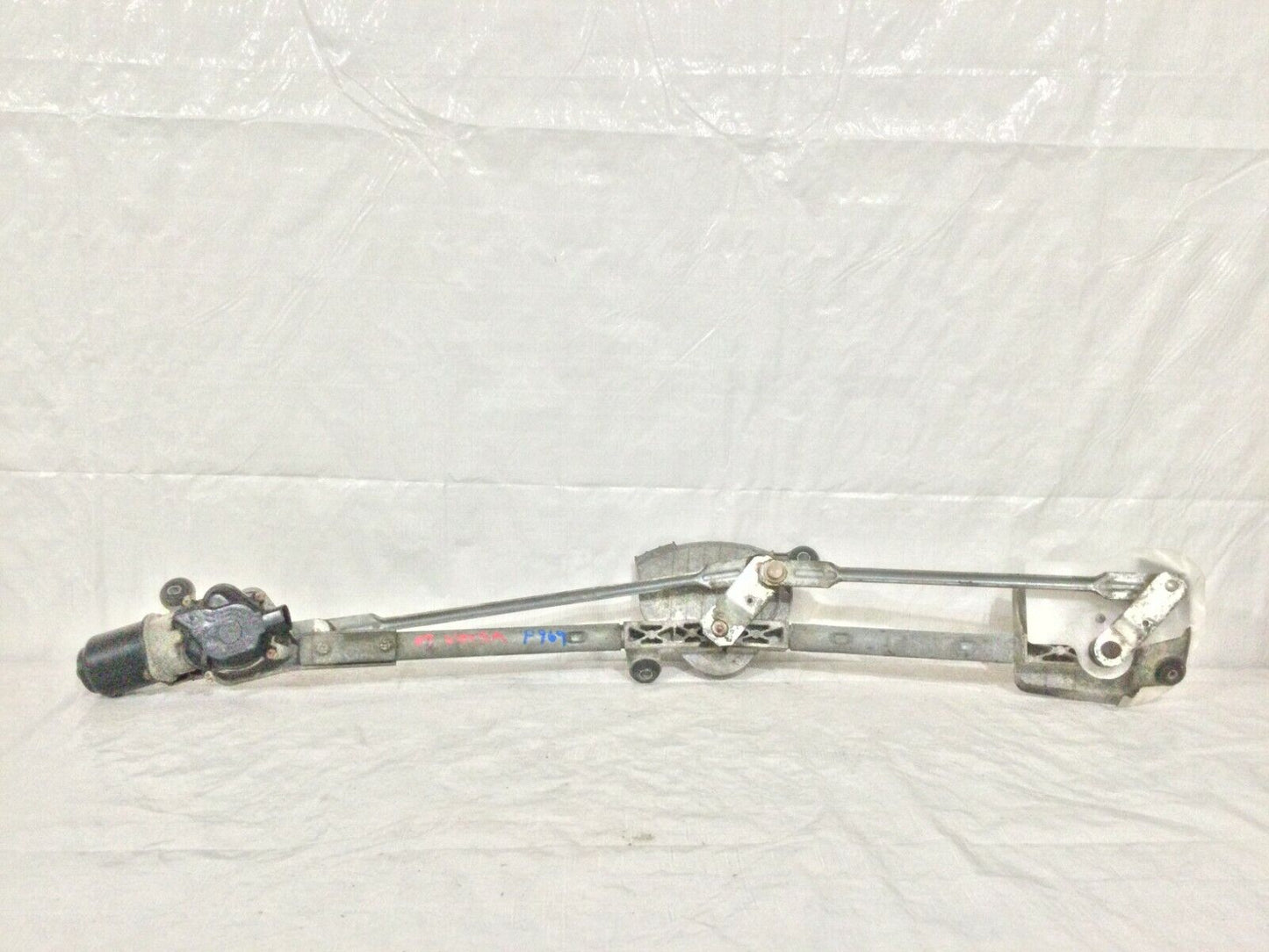 2007 Nissan Versa Front Windshield Wiper Motor W/ Linkage OEM 