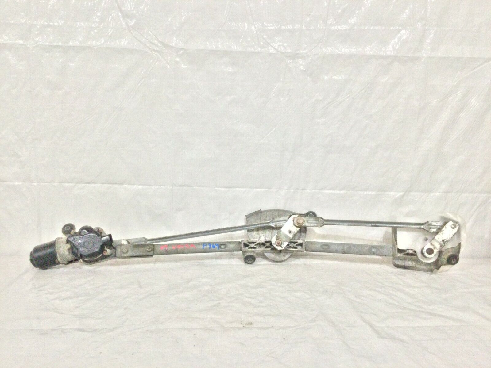 2007 Nissan Versa Front Windshield Wiper Motor W/ Linkage OEM 