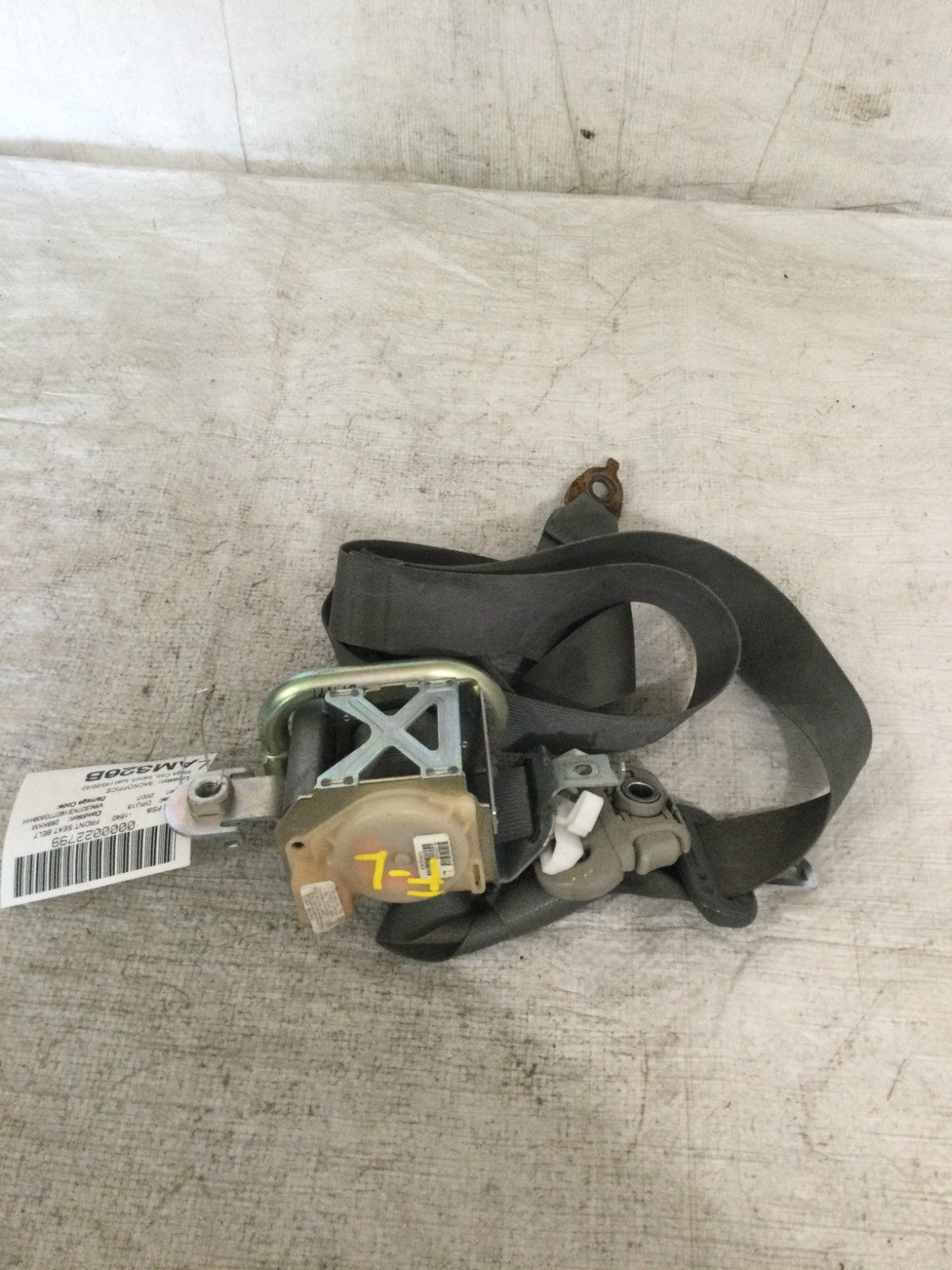 2007 Dodge Ram 1500 Front Left Drivers Seat Belt OEM 2025739AE