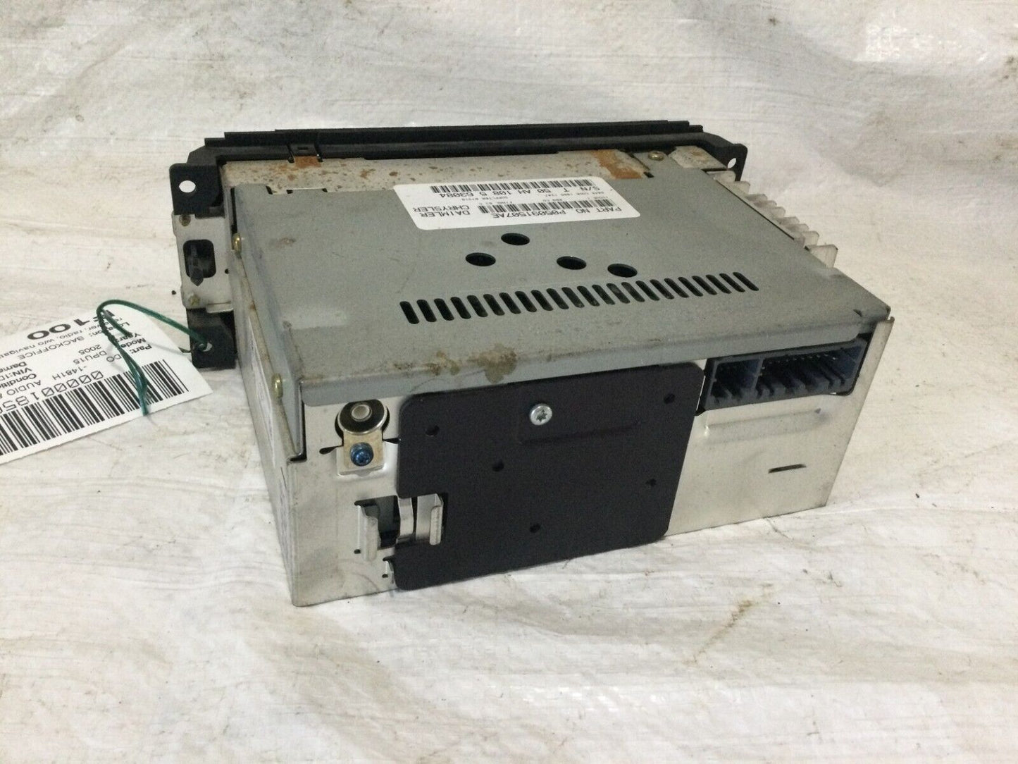 2002-2007 Dodge Ram 1500 AM FM Radio Stereo CD Player P05091507AE OEM