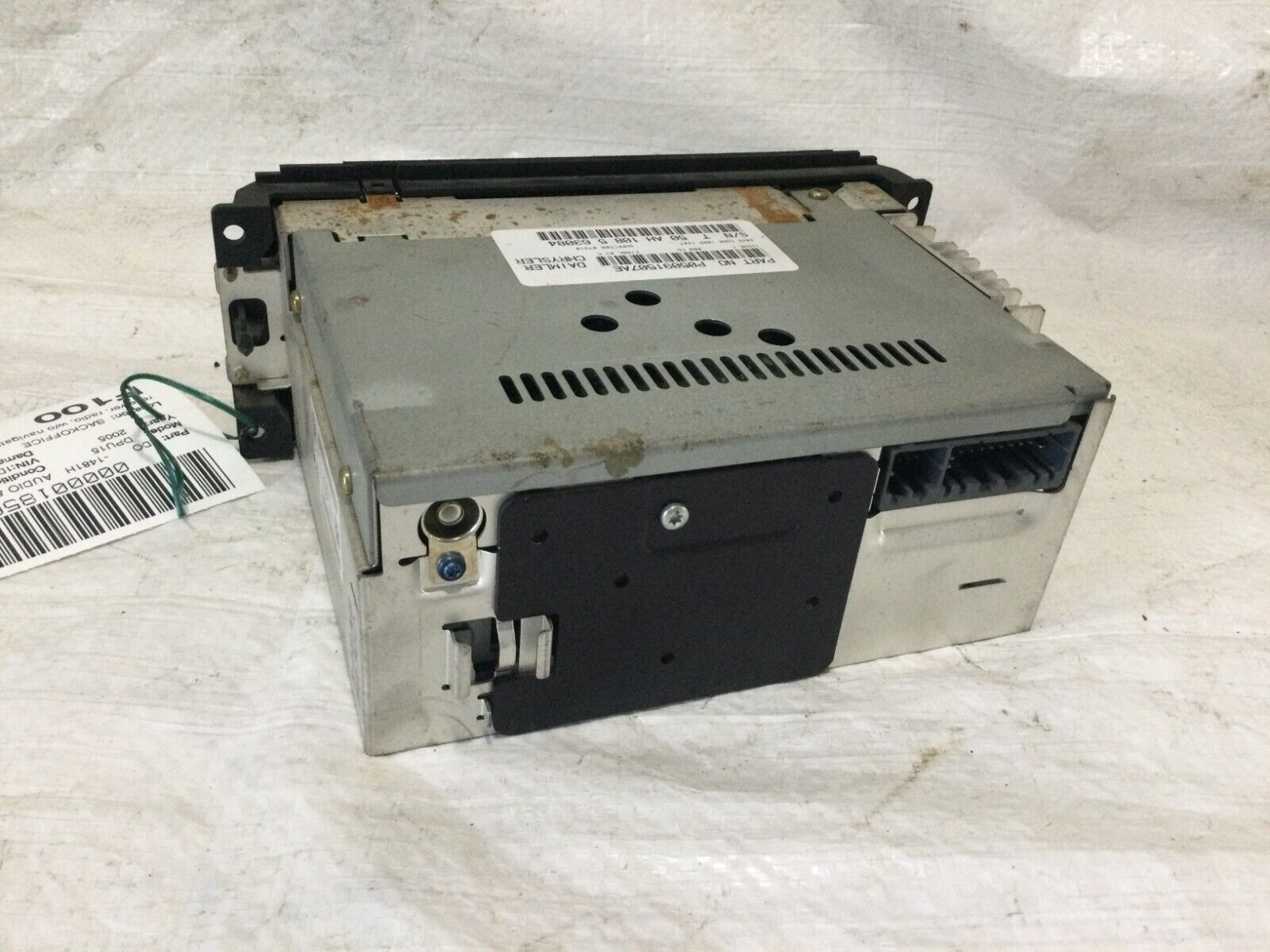 2002-2007 Dodge Ram 1500 AM FM Radio Stereo CD Player P05091507AE OEM