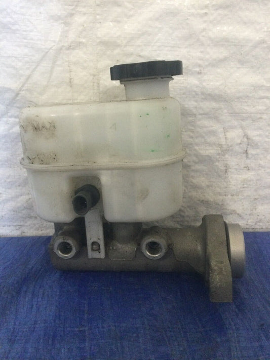 2014 Chevrolet Suburban 1500 Master Brake Cylinder W/ Reservoir OEM