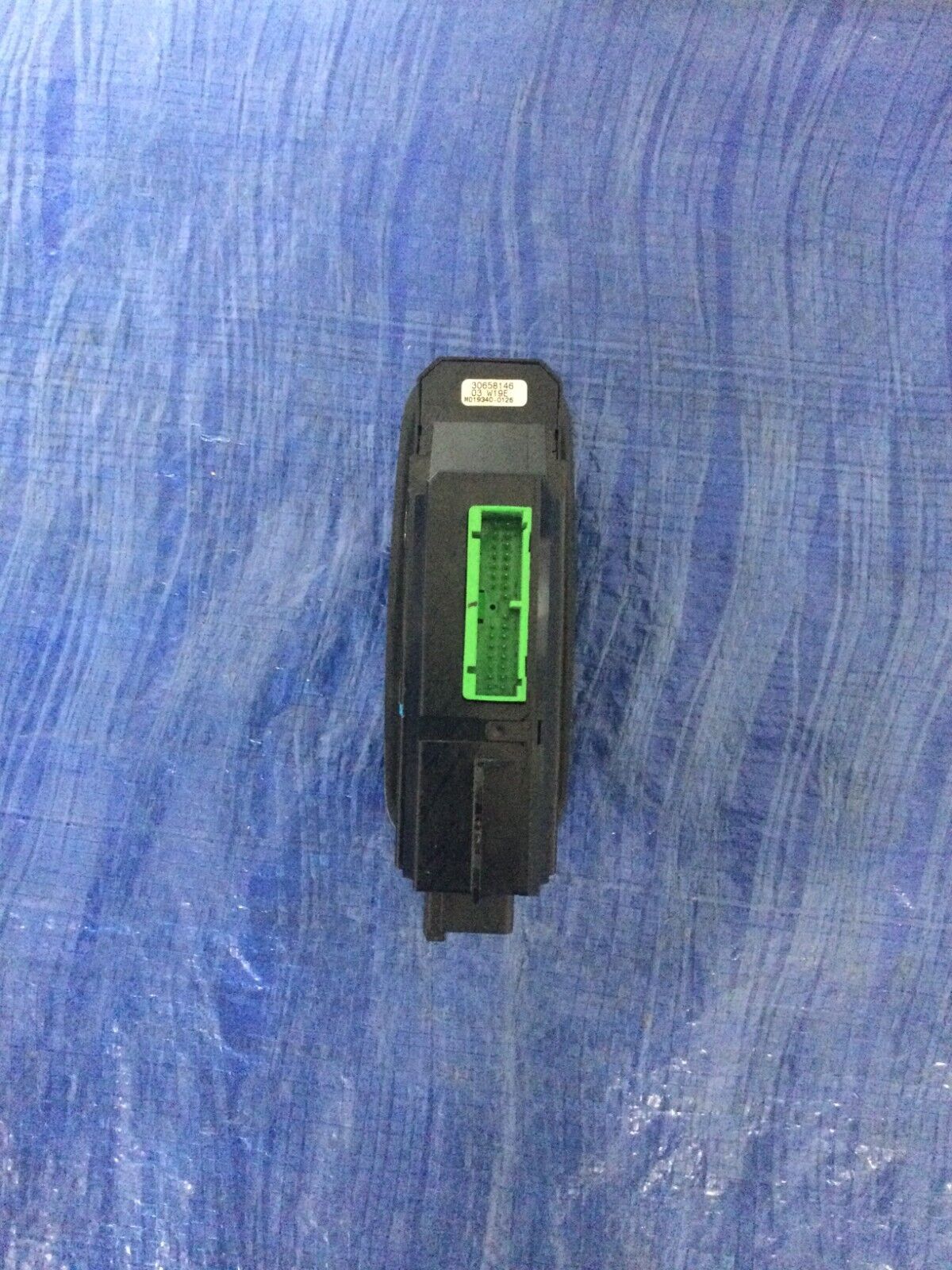 2004 Volvo S60 Front Left Driver Master Power Window Switch OEM 30658146