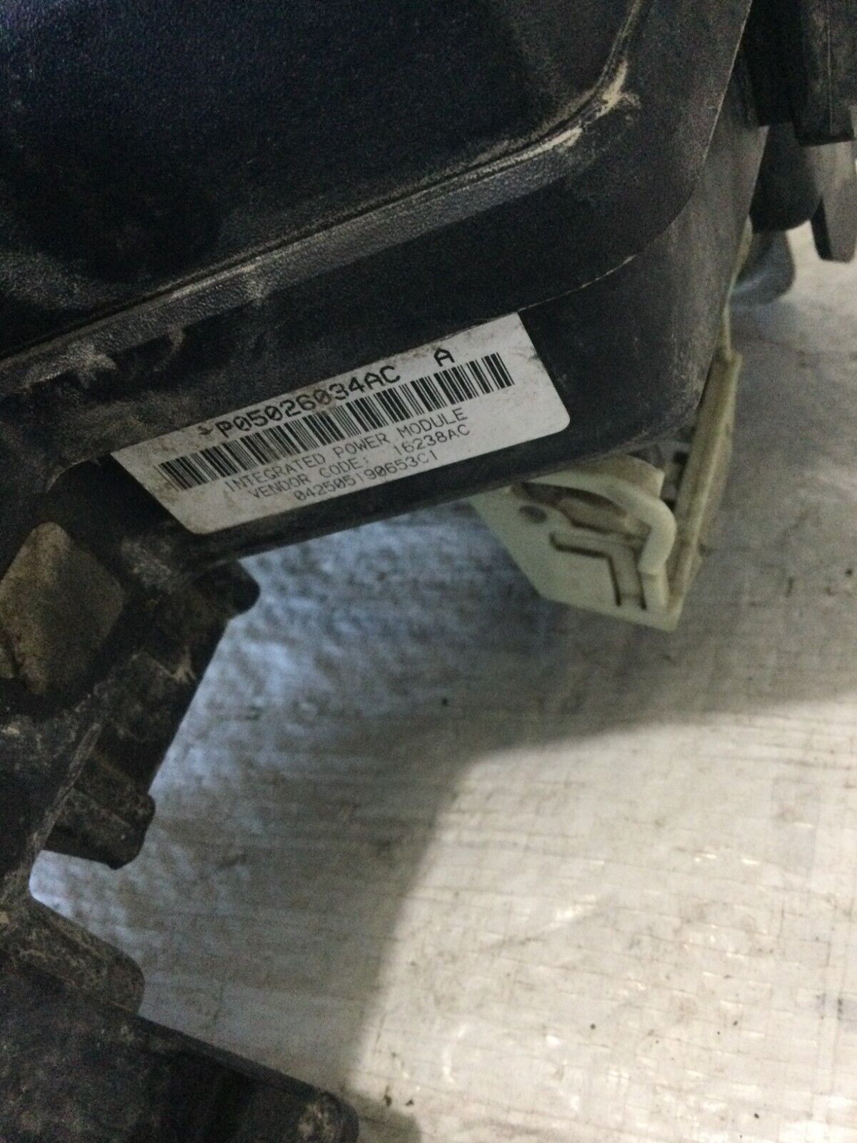 2005 Dodge Ram 1500 TIPM Integrated Power Fuse Box 05026034 OEM