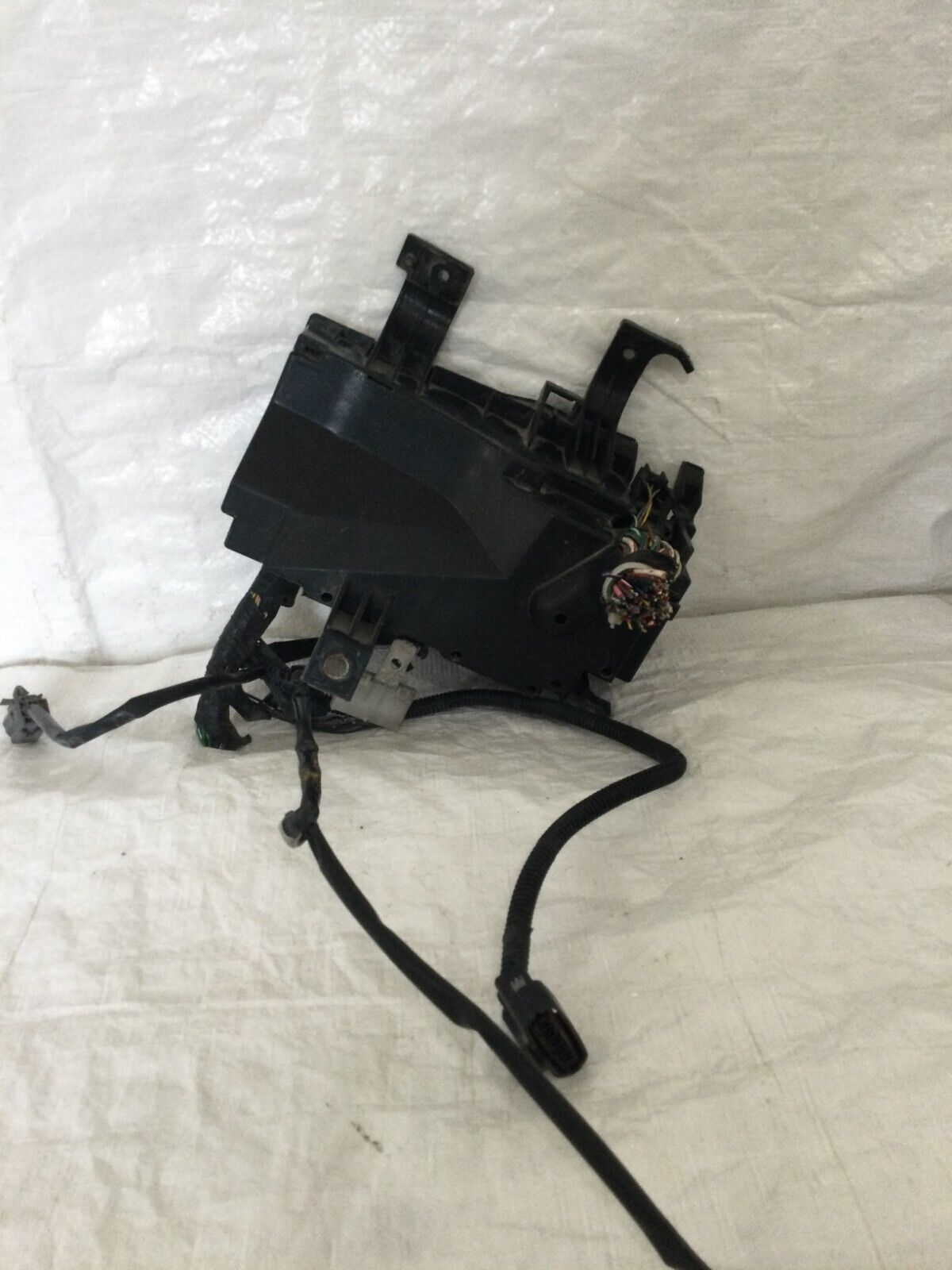 2005 Mazda 6 Engine Fuse Box OEM 3.0L