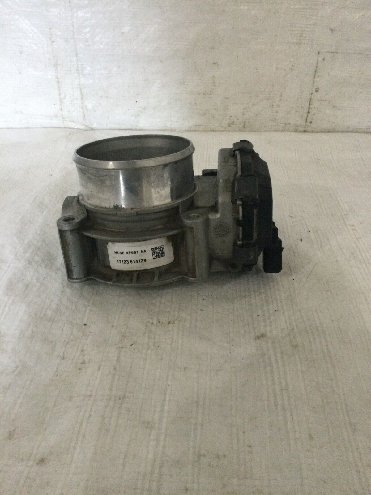 2017 Ford F-150 F150 Throttle Body Valve Assembly  HL3E 9F991 AA OEM