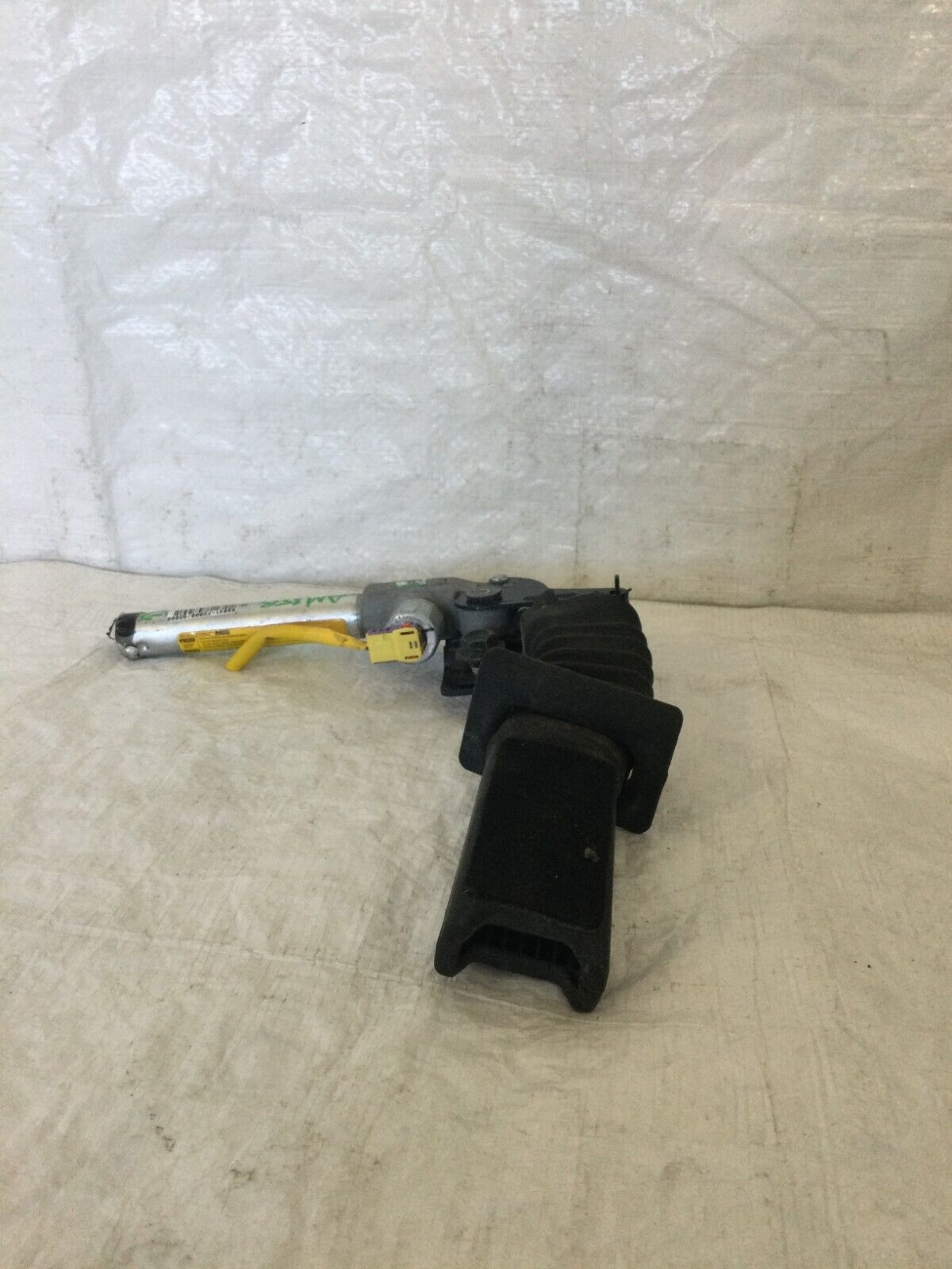 2018 Hyundai Elantra Front Right Seat Belt Pretensioner OEM 88841-F2000