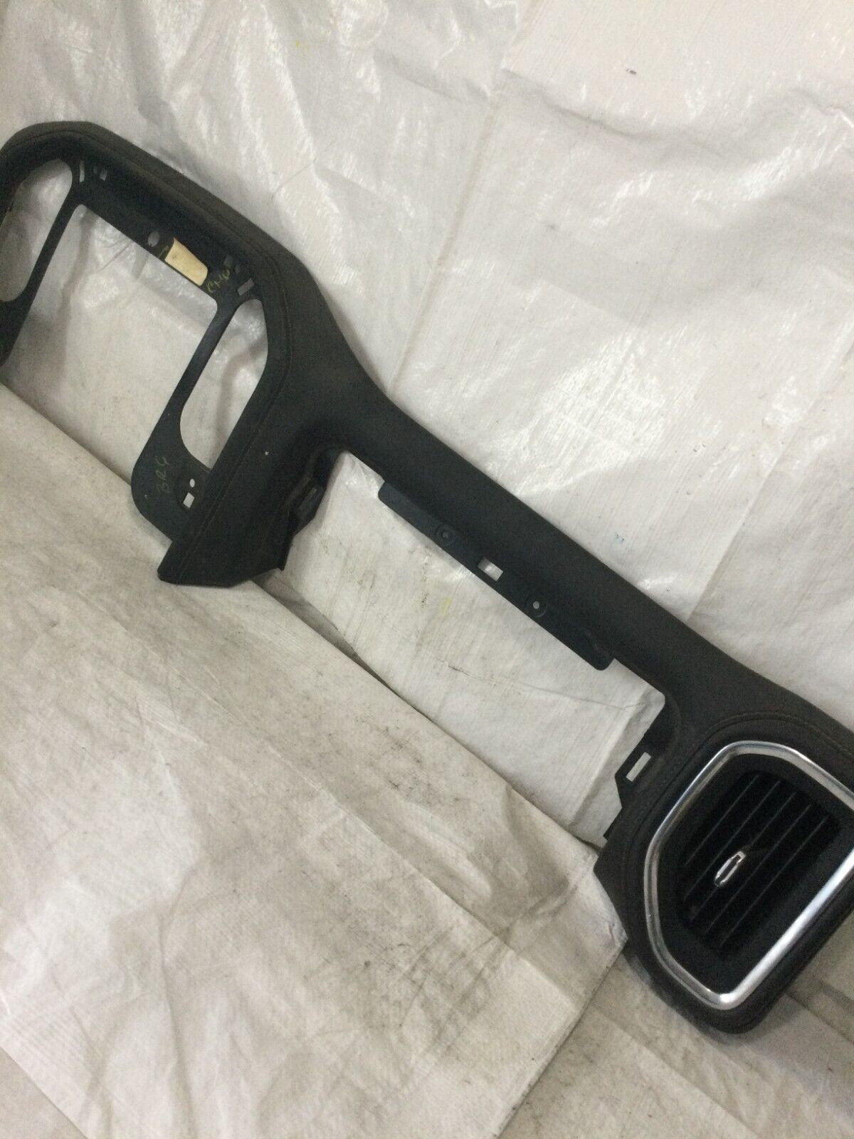 2019-2022 Chevrolet Silverado 2500 Right Front Dash Panel Air Vent