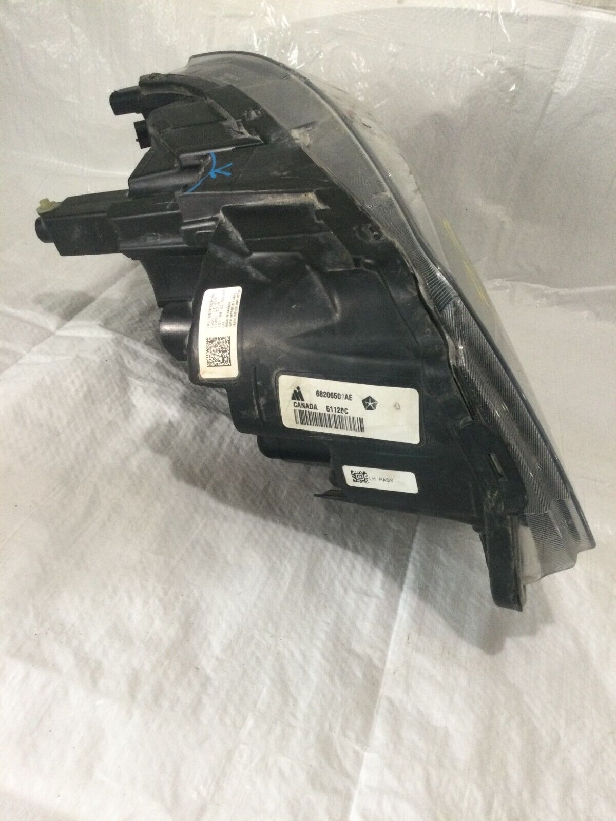 2020 Dodge Grand Caravan Left Driver Side Headlight Halogen 68206501AE Black