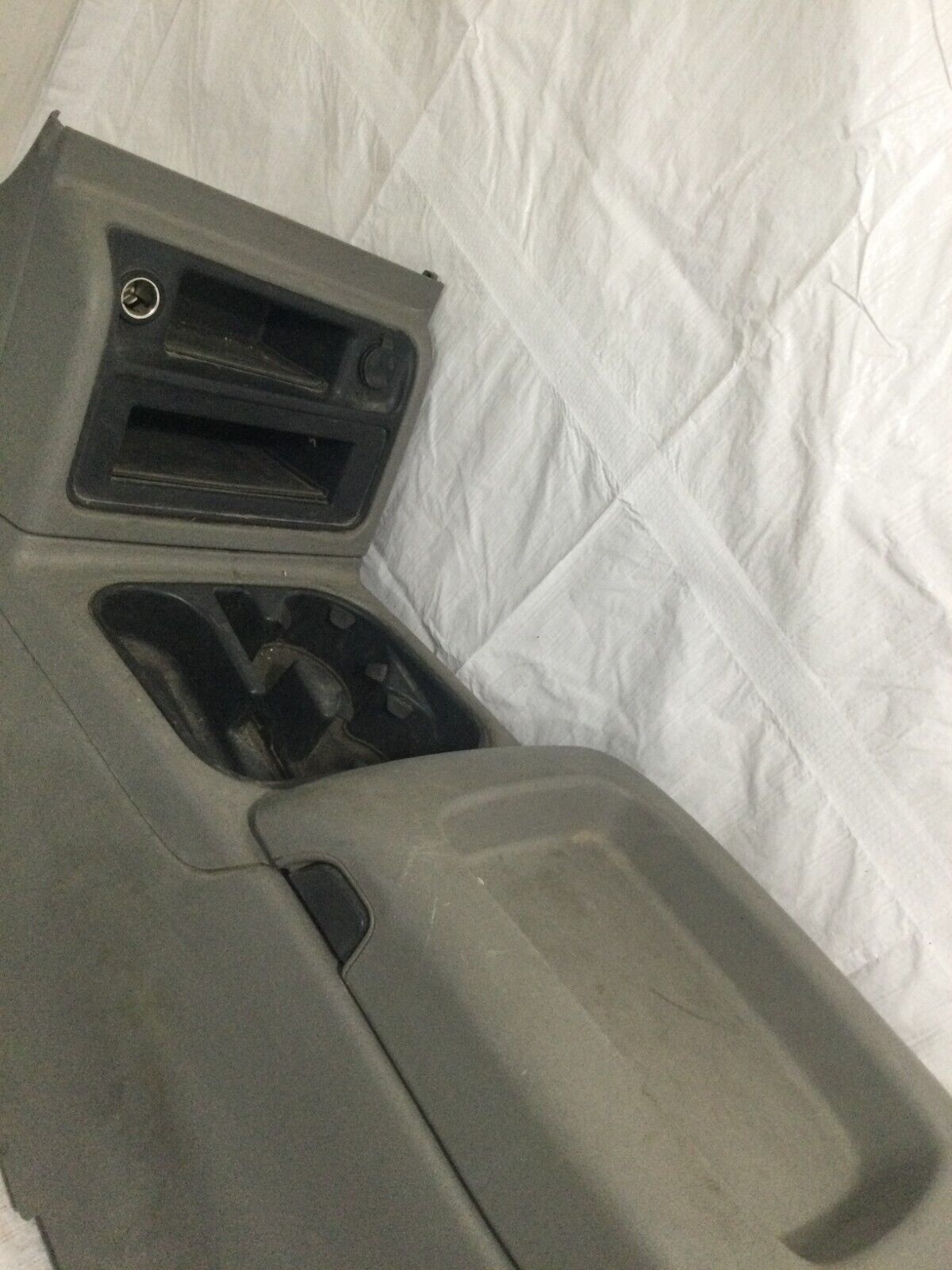 2006 GMC Sierra 2500HD Front Floor Center Console Cubby W/ Rear Climate Control