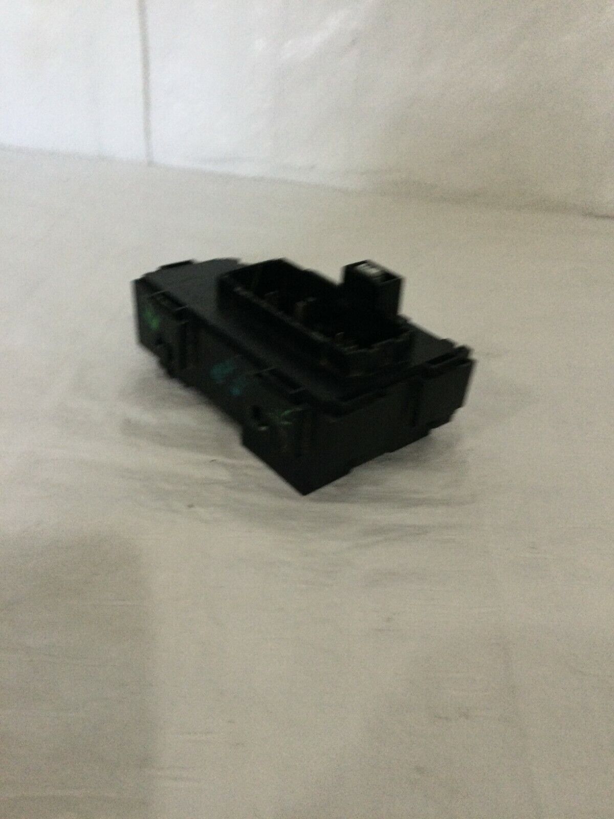 2007 GMC Yukon Cabin Fuse Box OEM 15925044