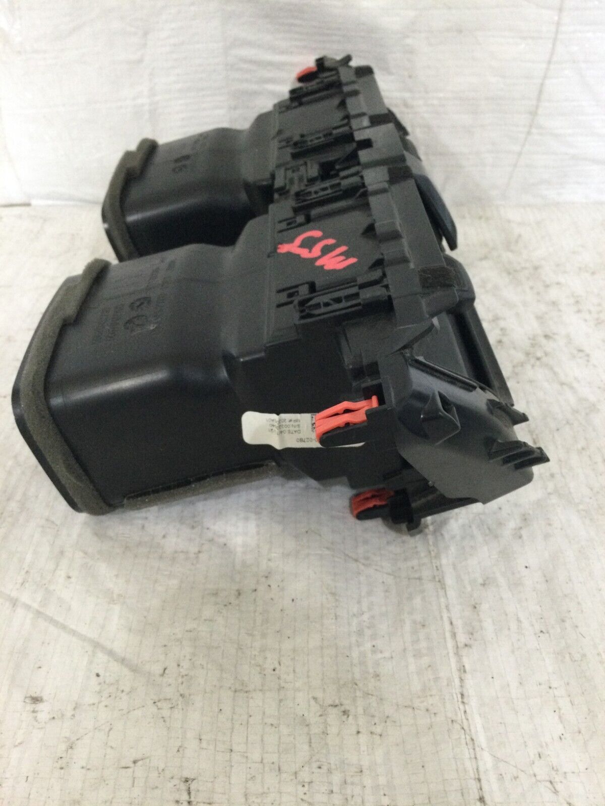 2019-2022 Toyota Corolla Center Dash Air Vent 55670-02780 OEM