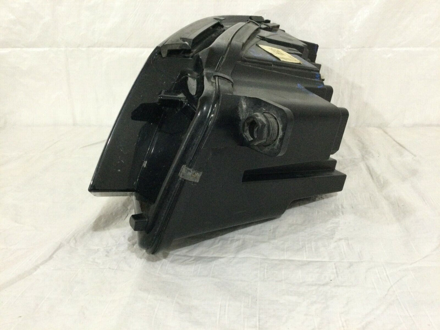 2016-2019 Volkswagen Passat Halogen Headlight Right Passenger Side RH OEM