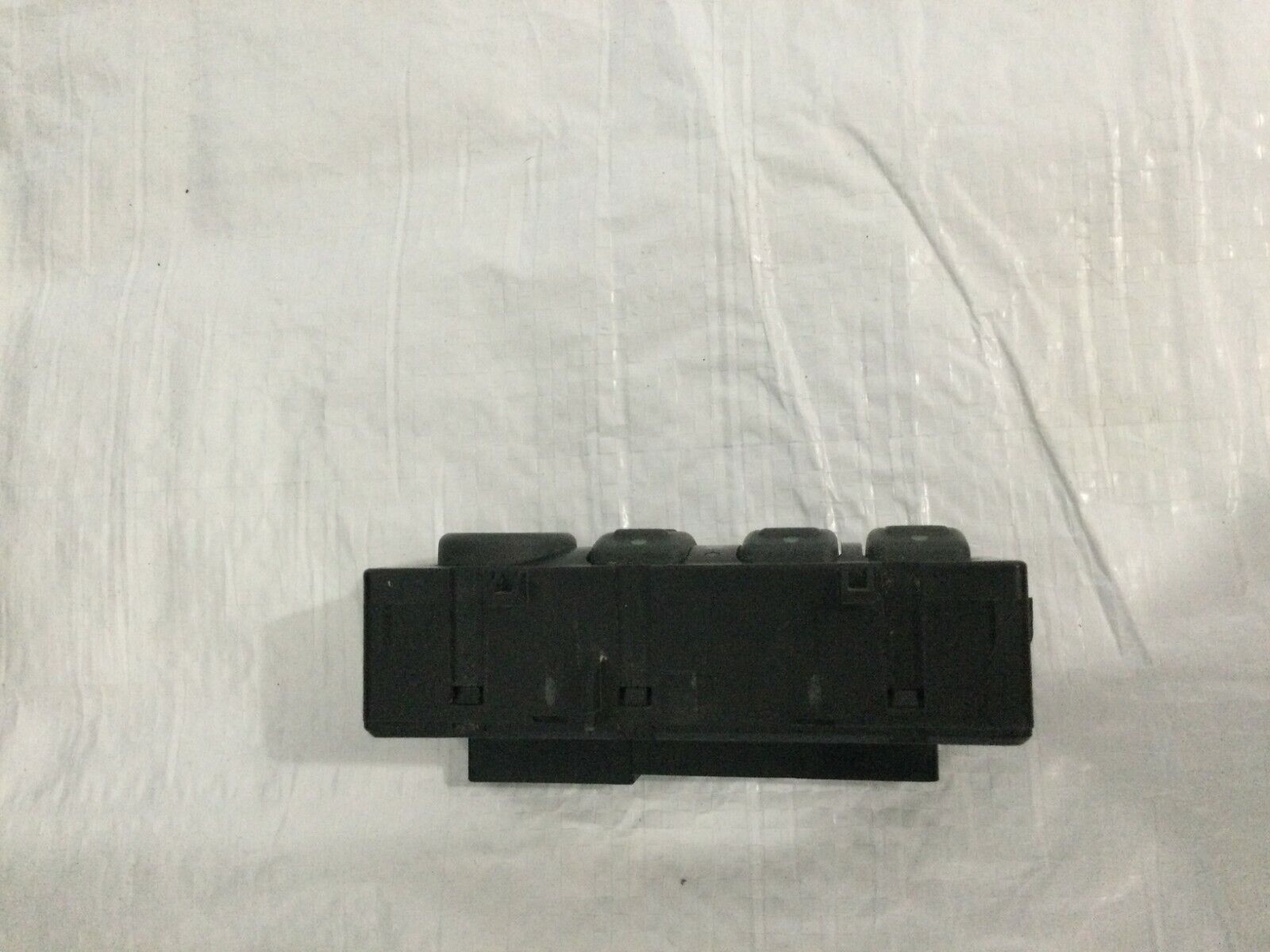 2002 GMC Sierra 1500 4X4 push button switch assembly GMC Sierra OEM 15709327