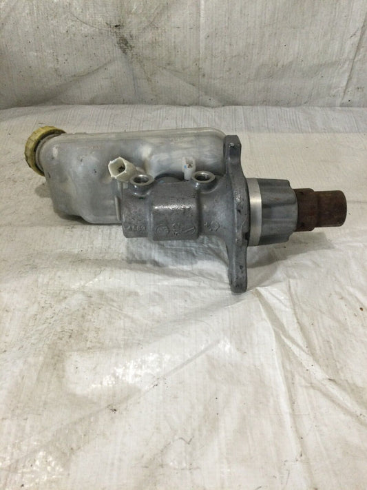 2008 2009 Dodge Grand Caravan Master Brake Cylinder W/ Reservoir OEM