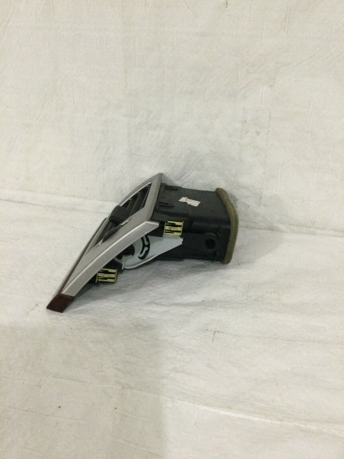 2007 Cadillac Escalade ESV Dash Air Vent Front LH OEM 15863360