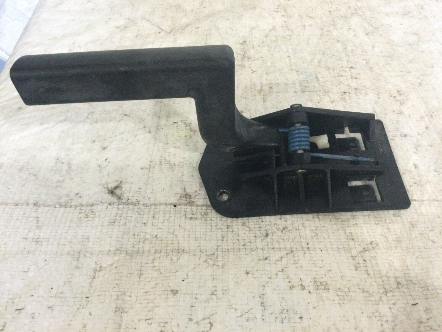 2005-2007 Hummer H2 Front Left Interior Door Handle OEM