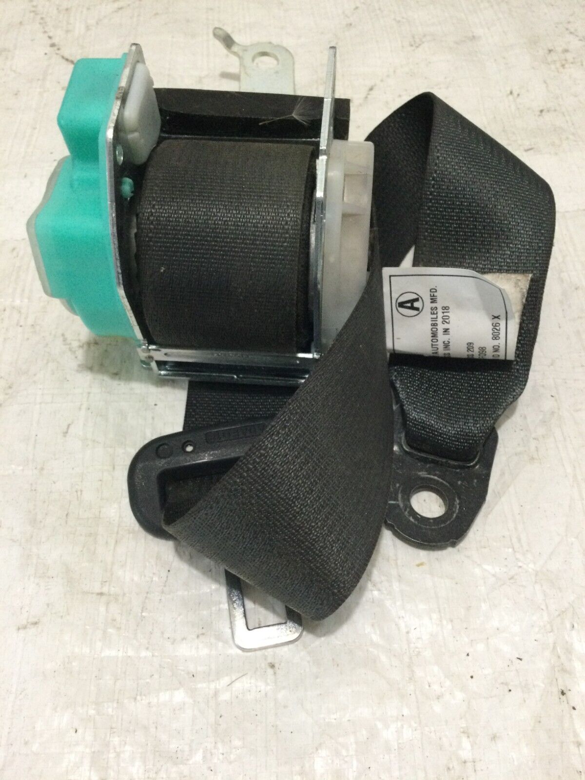 2018 Toyota Corolla  Front Right Passenger Seat Belt Buckle OEM