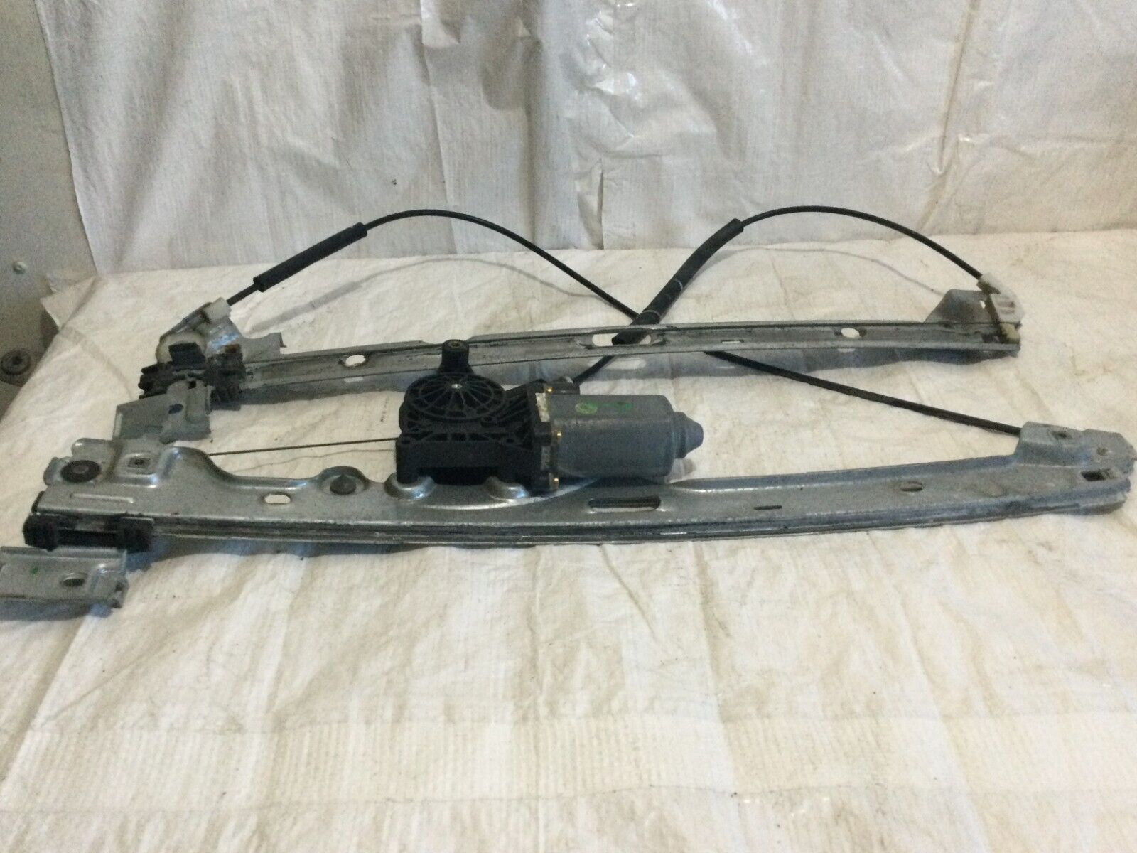 2004-2006 Cadillac Escalade Front Right Window Door Regulator Motor OEM