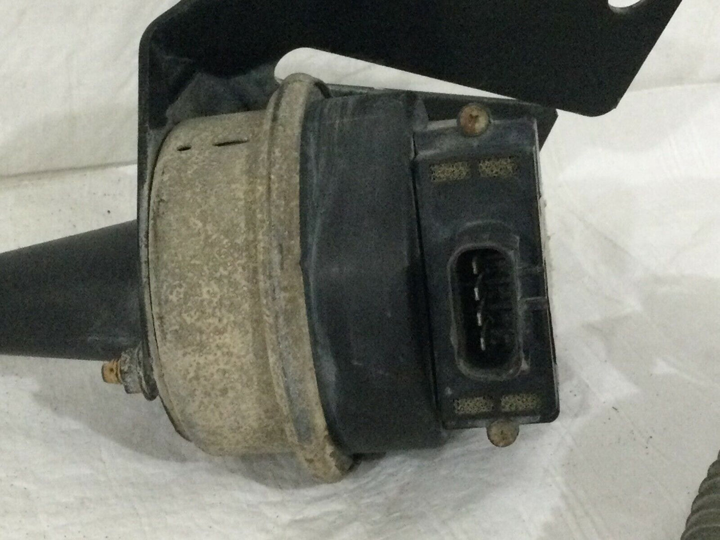 2001-2003 Dodge Durango Throttle Body Valve Assembly 11200015BB OEM 4.7L