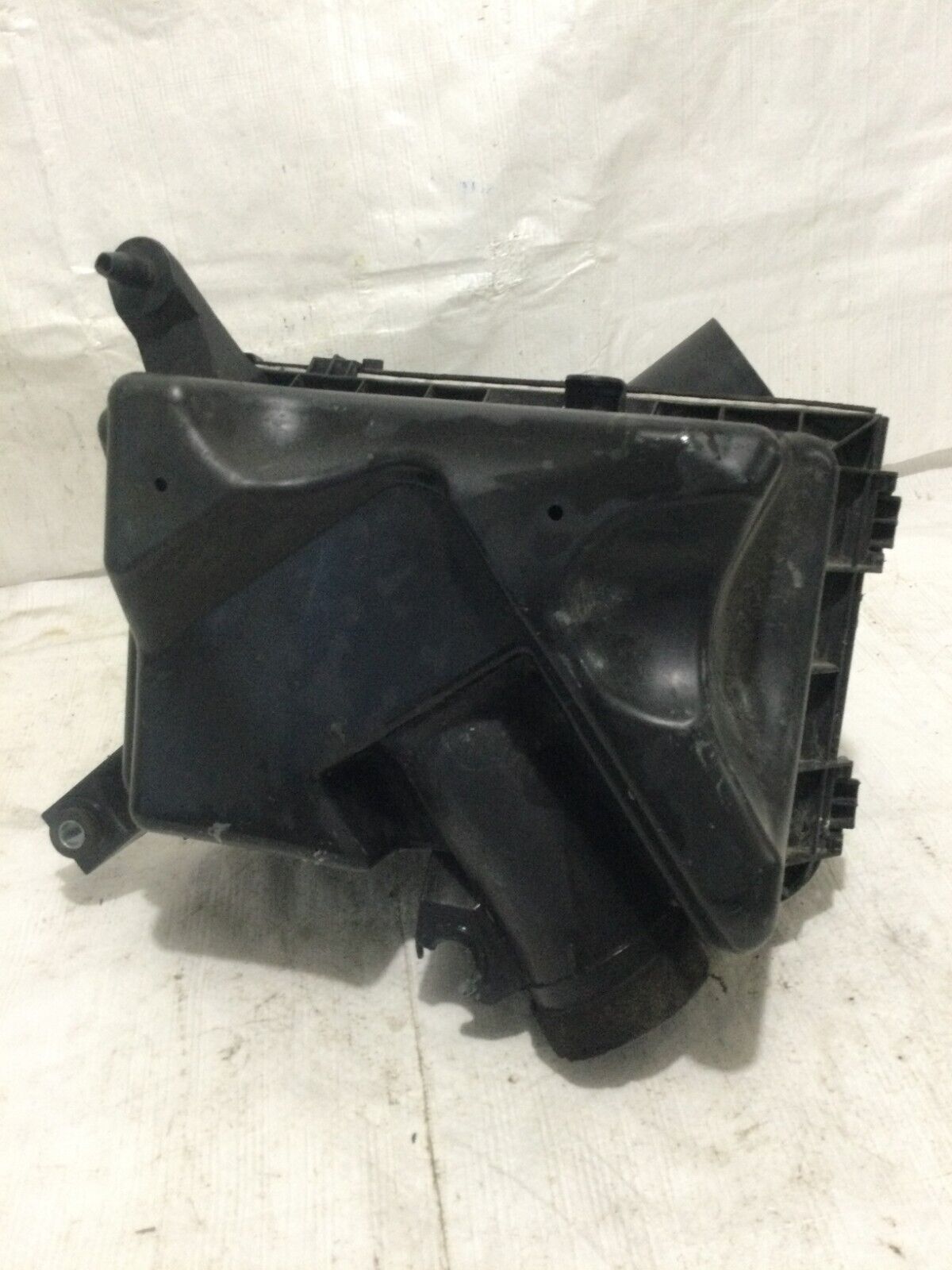 2016-2017 Toyota Camry Air Cleaner Filter Box Assembly  17705-0V020 OEM