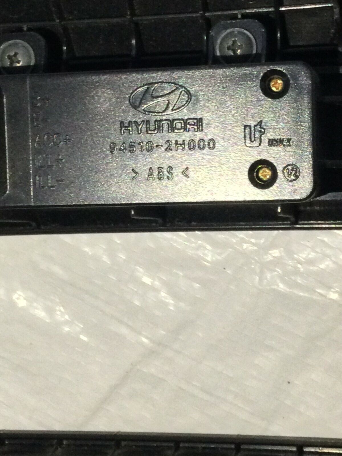 2007 Hyundai Elantra Dash Radio Trim Bezel W/ Air Vent Clock Storage Cubby OEM