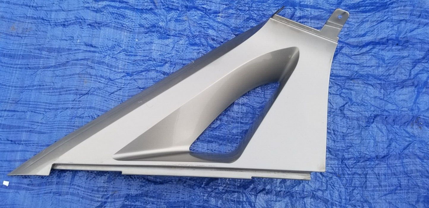 2003-2006 Cadillac Escalade EXT Left Driver Side Outer Sail Panel Pillar OEM