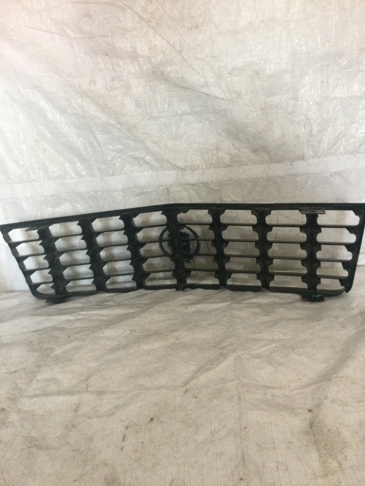1997 Cadillac Seville Grille OEM MARKED DAMAGE