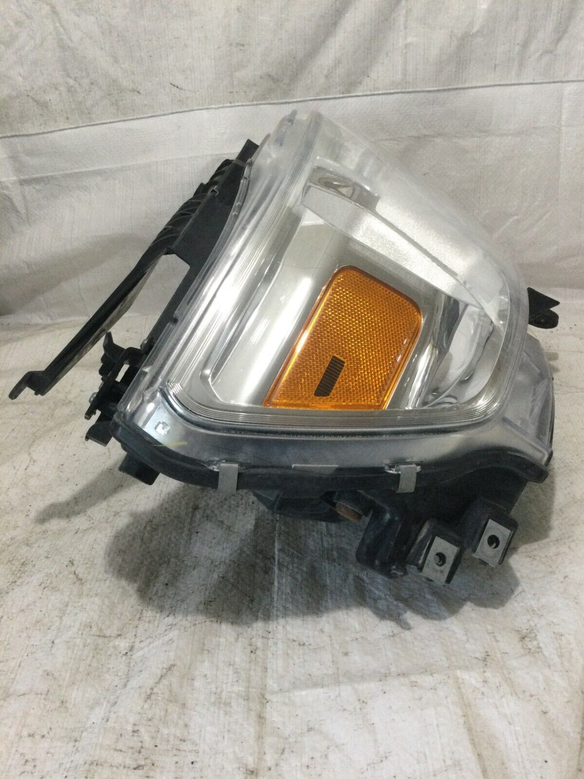 2019 2020 Dodge Ram 1500 Right Passenger Halogen Headlight 68316080AH OEM