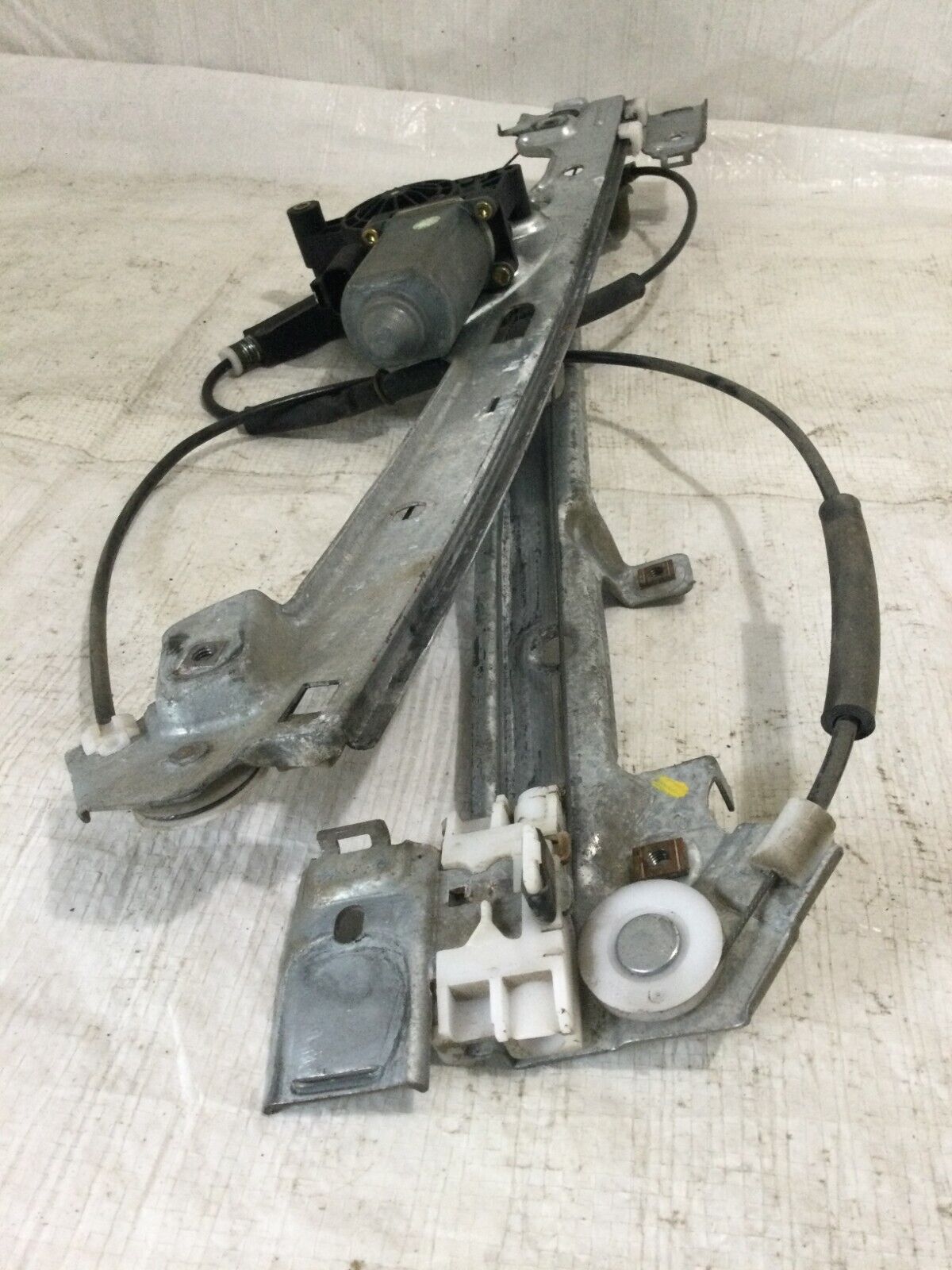 2006 GMC Sierra 2500HD Left Window Regualtor Motor OEM