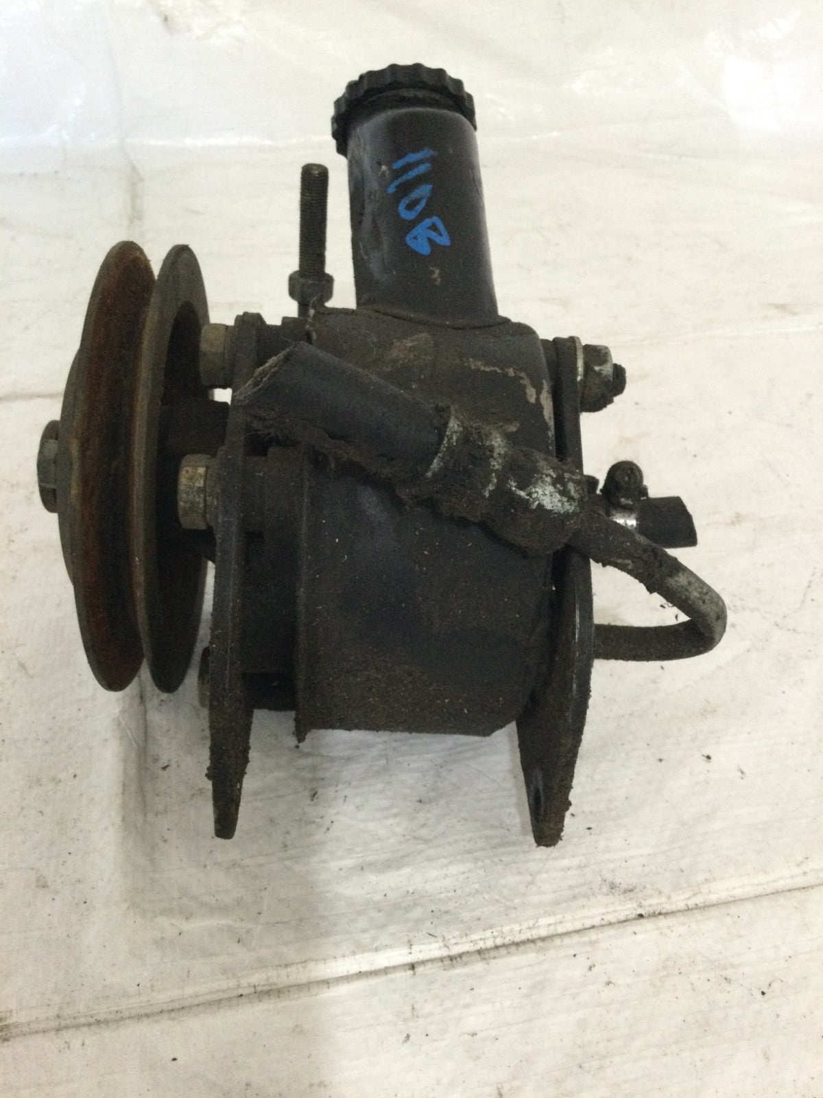 1984 Jaguar XJS 5.3L Power Steering Pump OEM